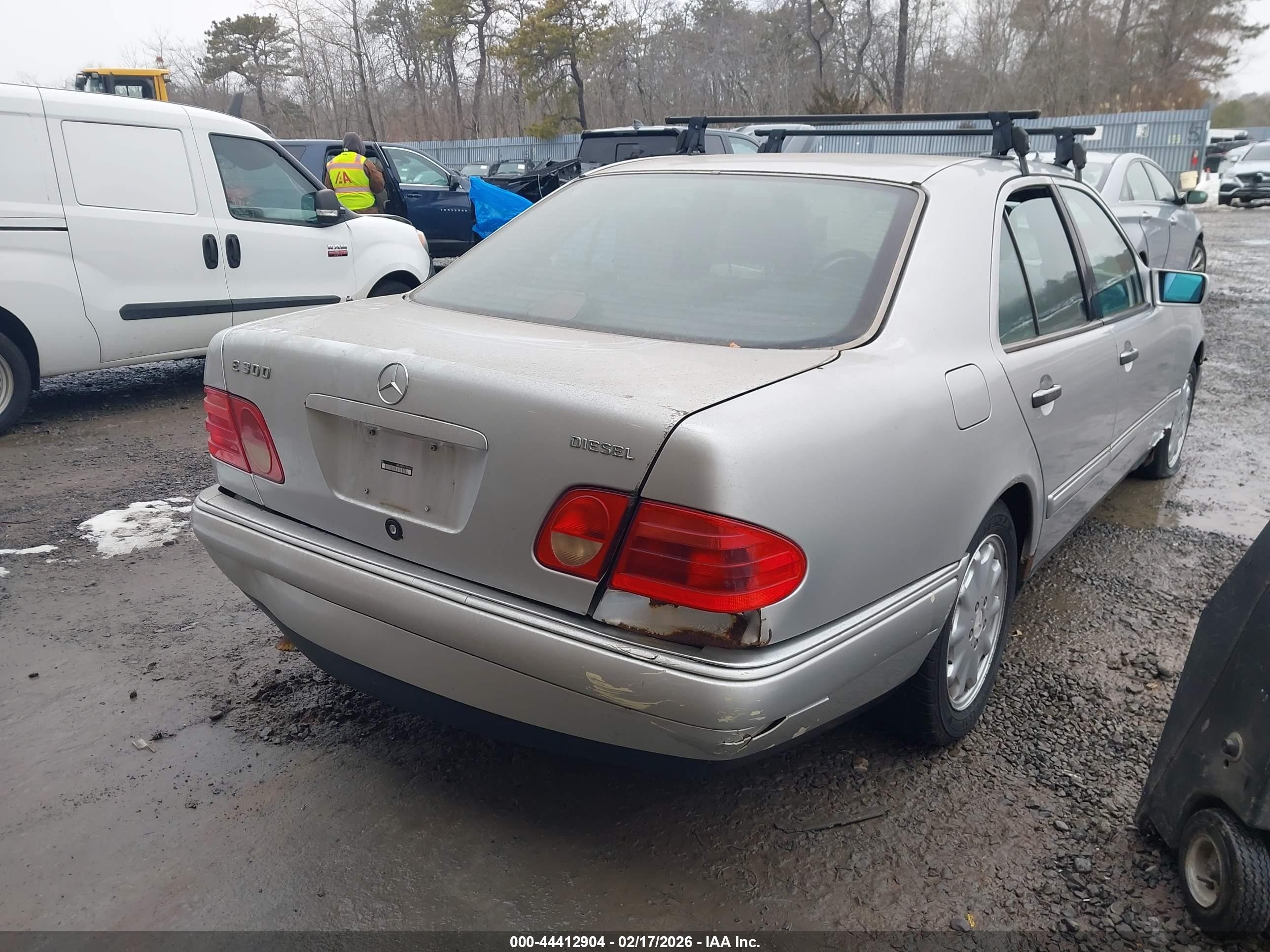 1996 Mercedes-benz E 300d Silver vin: WDBJF20FXTJ023902