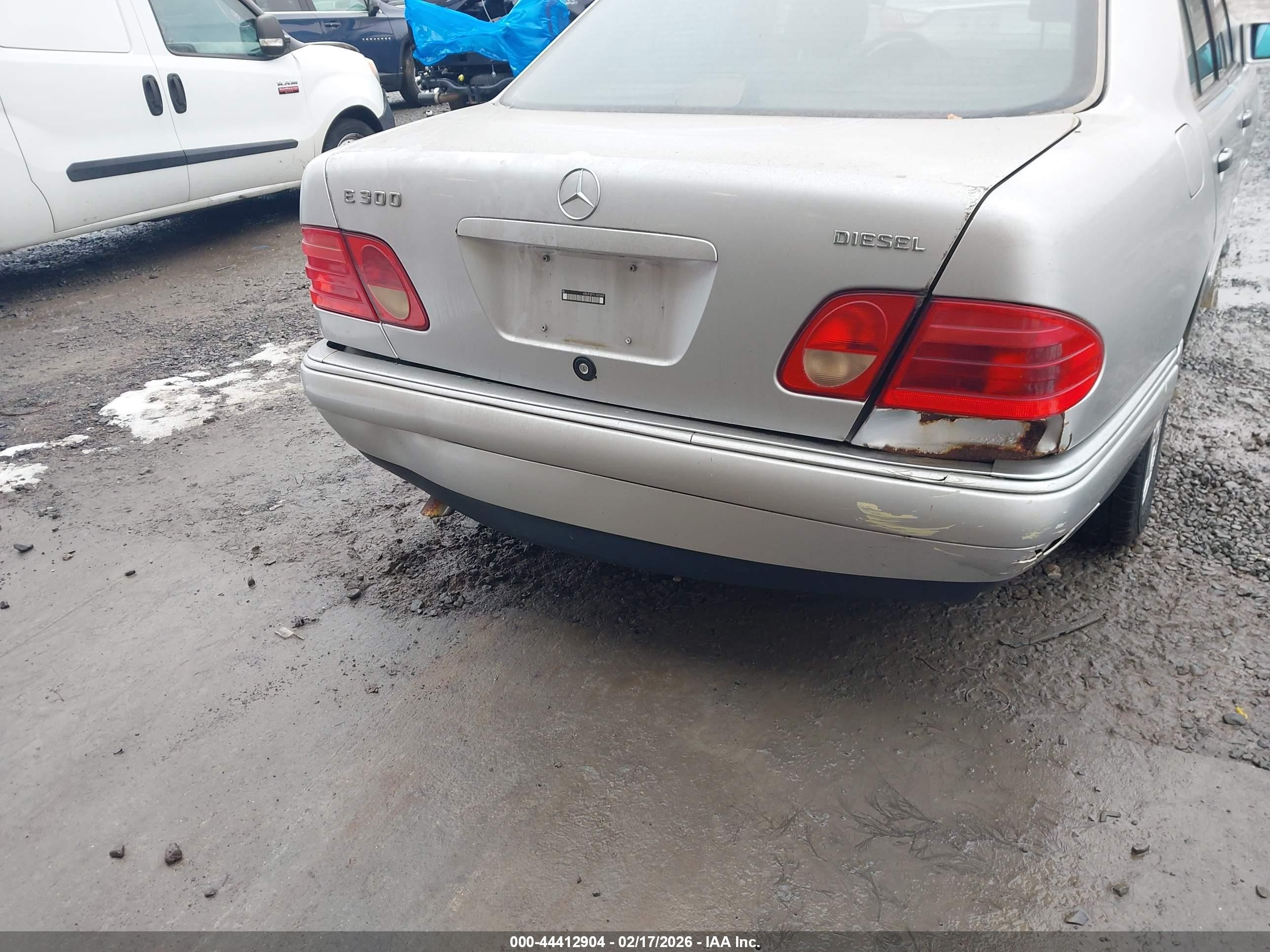 1996 Mercedes-benz E 300d Silver vin: WDBJF20FXTJ023902
