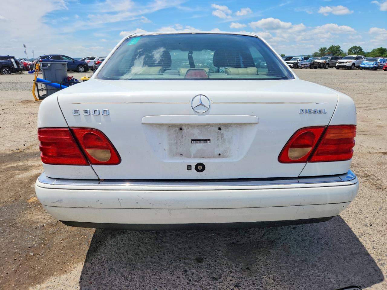 1997 Mercedes-benz E 300d White vin: WDBJF20FXVA309770