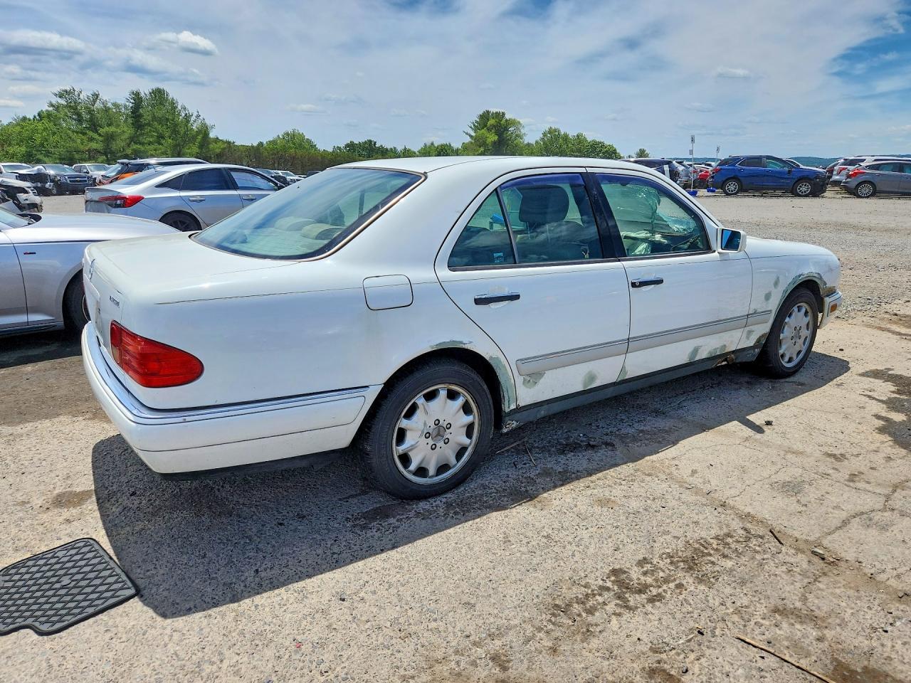 1997 Mercedes-benz E 300d White vin: WDBJF20FXVA309770