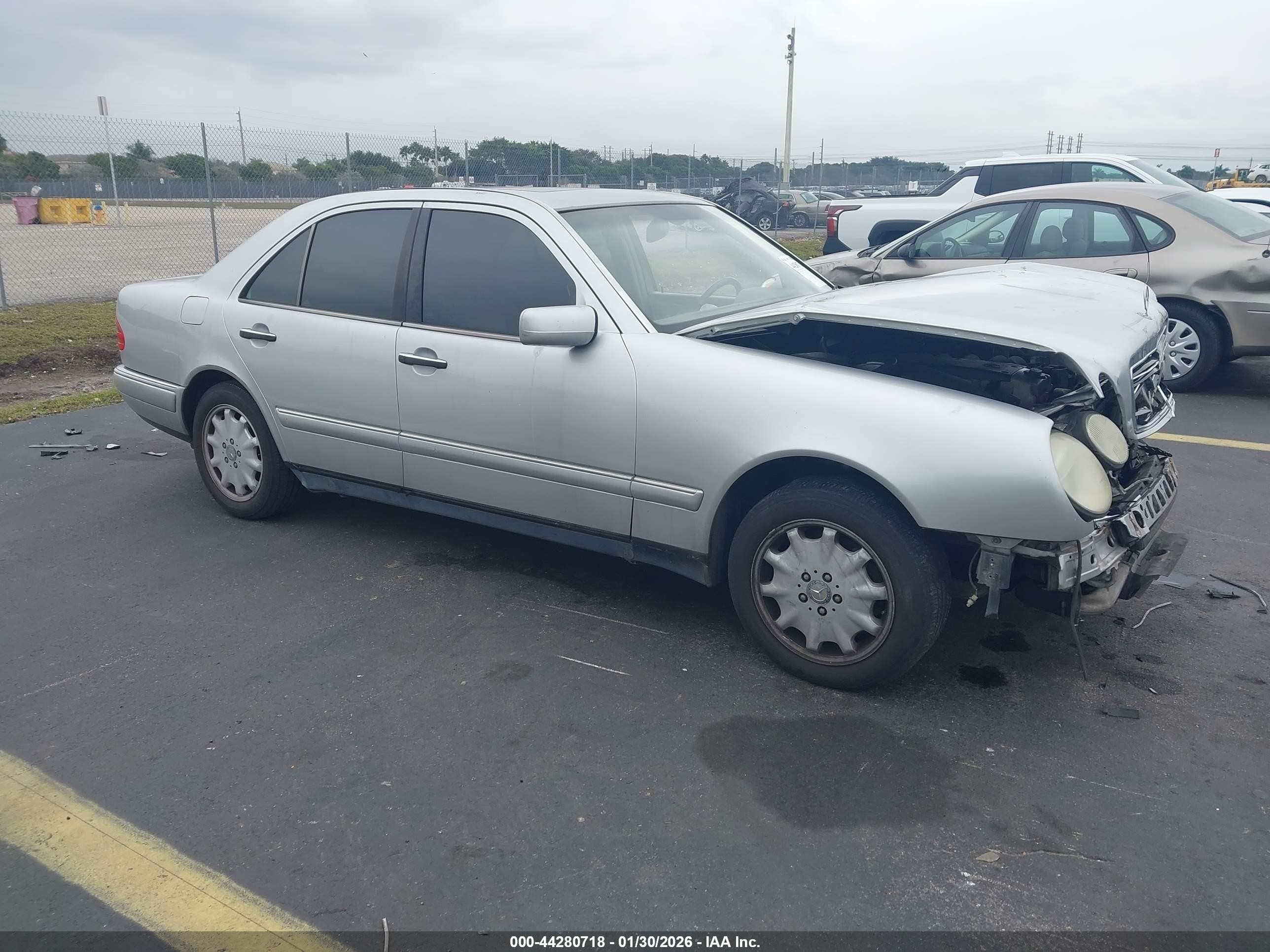 1998 Mercedes-benz E 300 Diesel   Gray vin: WDBJF25F1WA479655