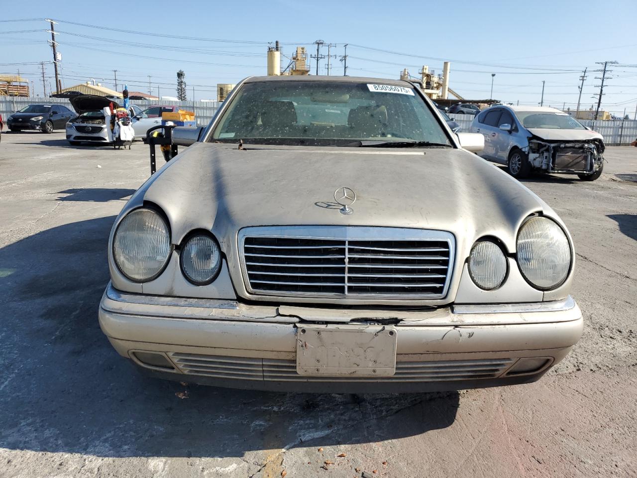 1998 Mercedes-benz E 300td Золотой vin: WDBJF25F3WA585461