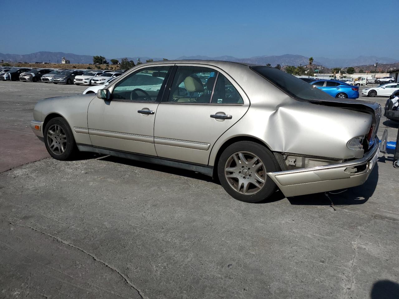 1998 Mercedes-benz E 300td Золотой vin: WDBJF25F3WA585461