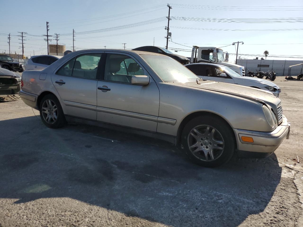 1998 Mercedes-benz E 300td Золотой vin: WDBJF25F3WA585461