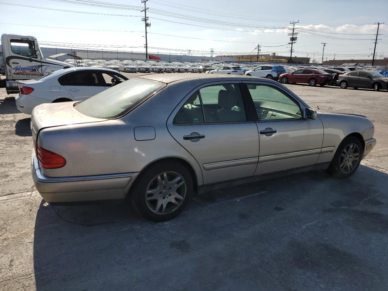 1998 Mercedes-benz E 300td Золотой vin: WDBJF25F3WA585461