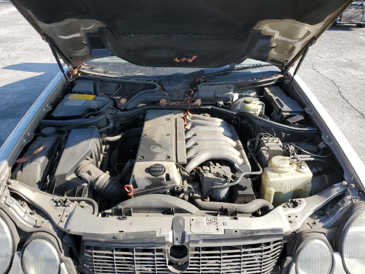 1998 Mercedes-benz E 300td Золотой vin: WDBJF25F3WA585461