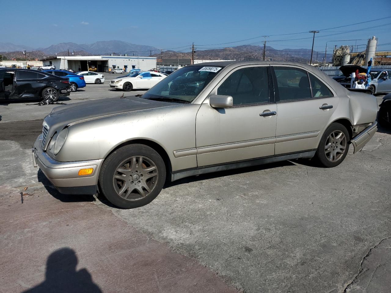 1998 Mercedes-benz E 300td Золотой vin: WDBJF25F3WA585461