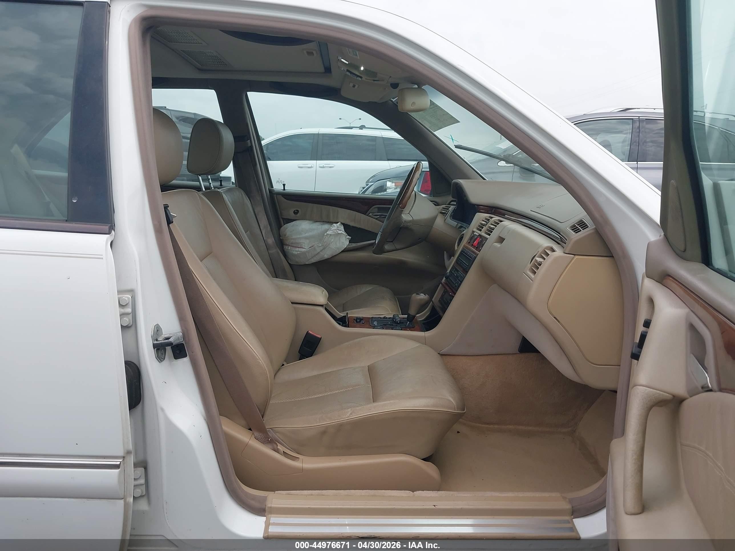 1998 Mercedes-benz E 300 Diesel   Белый vin: WDBJF25F3WA695748