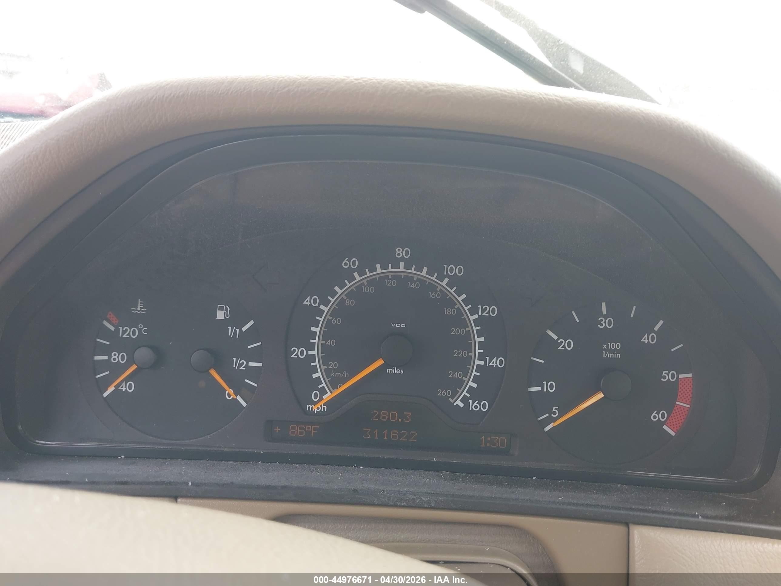 1998 Mercedes-benz E 300 Diesel   Белый vin: WDBJF25F3WA695748