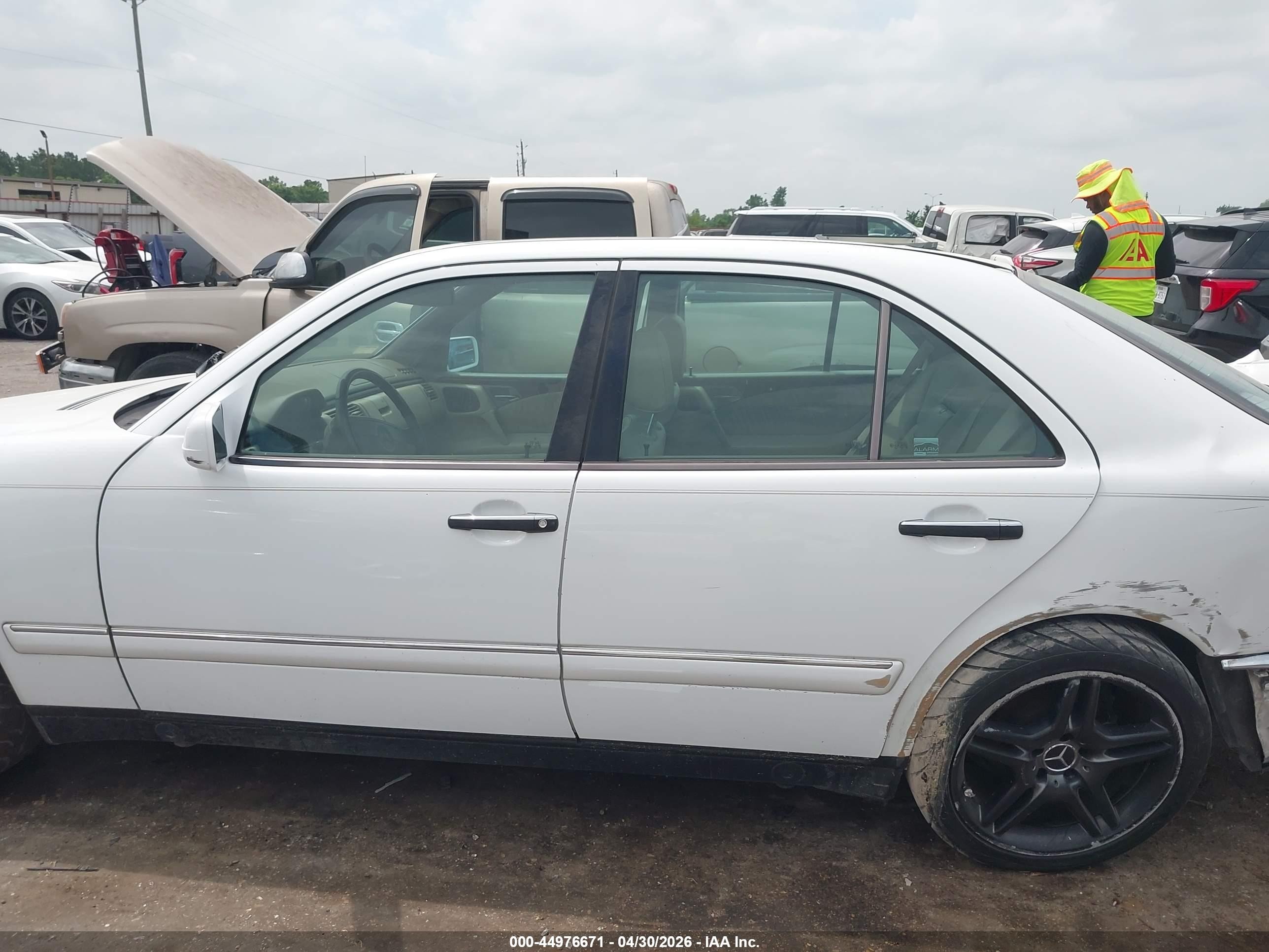 1998 Mercedes-benz E 300 Diesel   Белый vin: WDBJF25F3WA695748