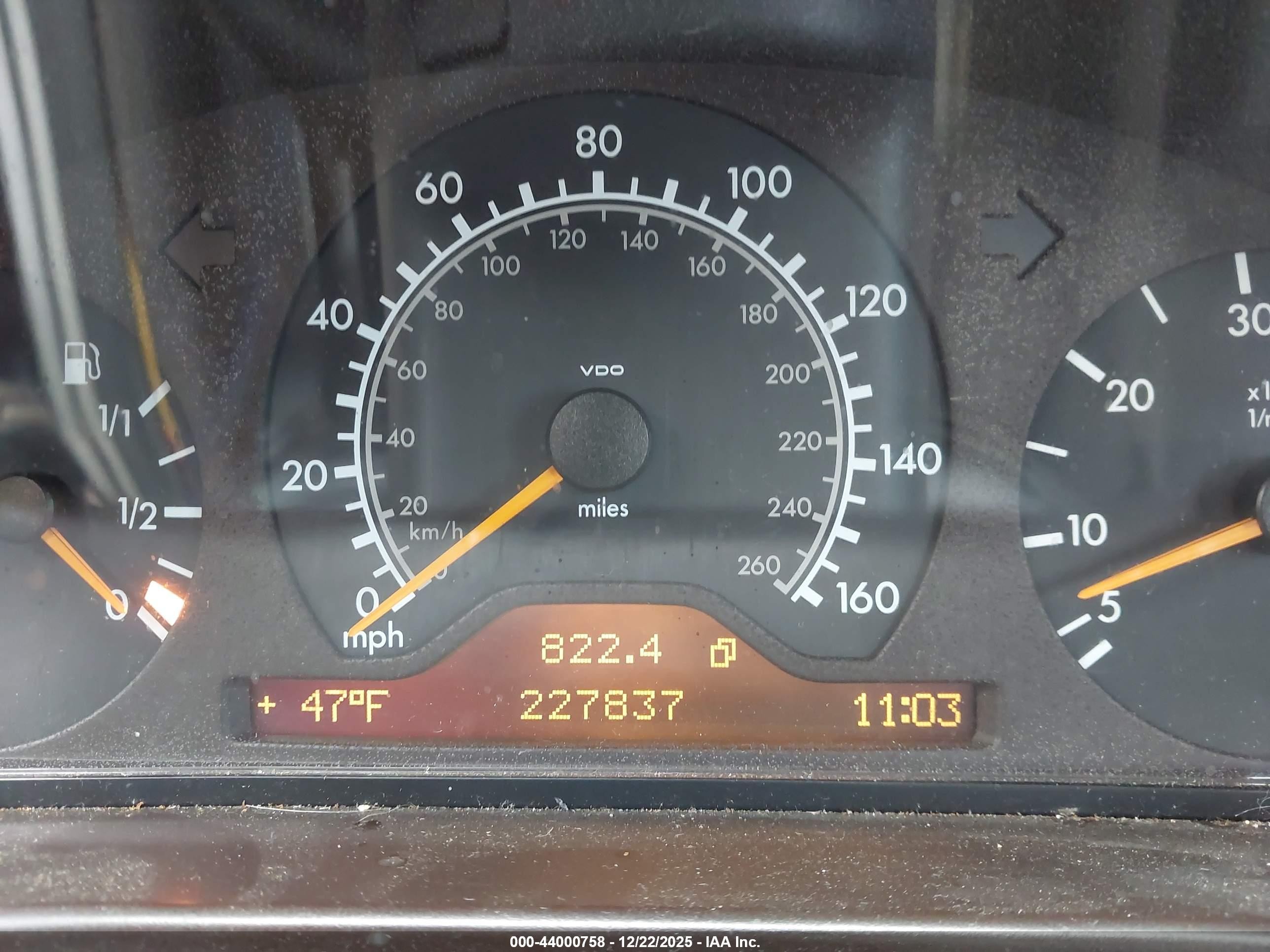 1998 Mercedes-benz E 300 Diesel   Black vin: WDBJF25F5WA534902
