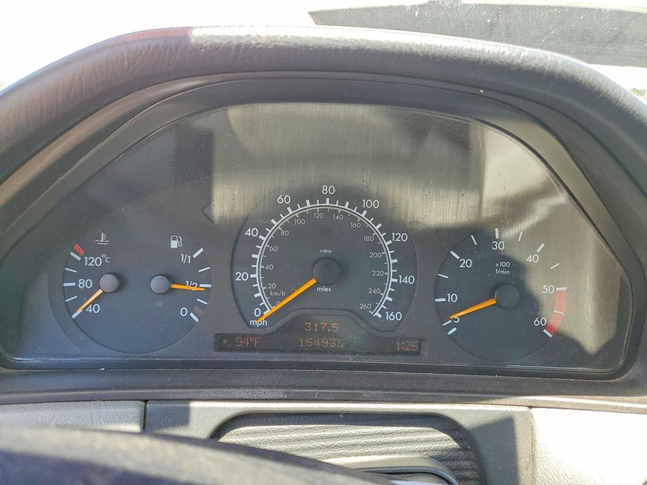 1998 Mercedes-benz E 300td White vin: WDBJF25F5WA624521