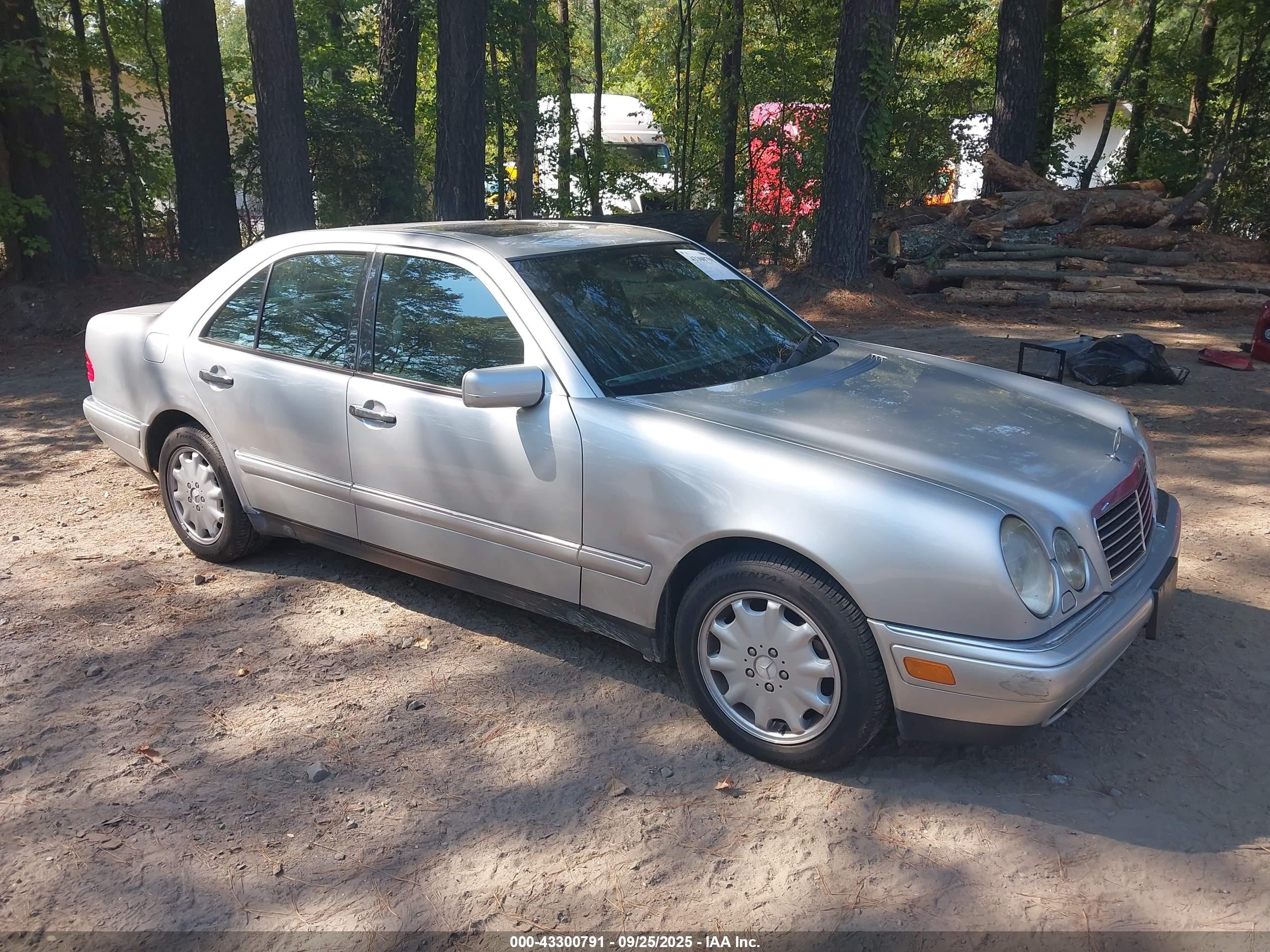 1998 Mercedes-benz E 300 Diesel   Silver vin: WDBJF25F6WA566791