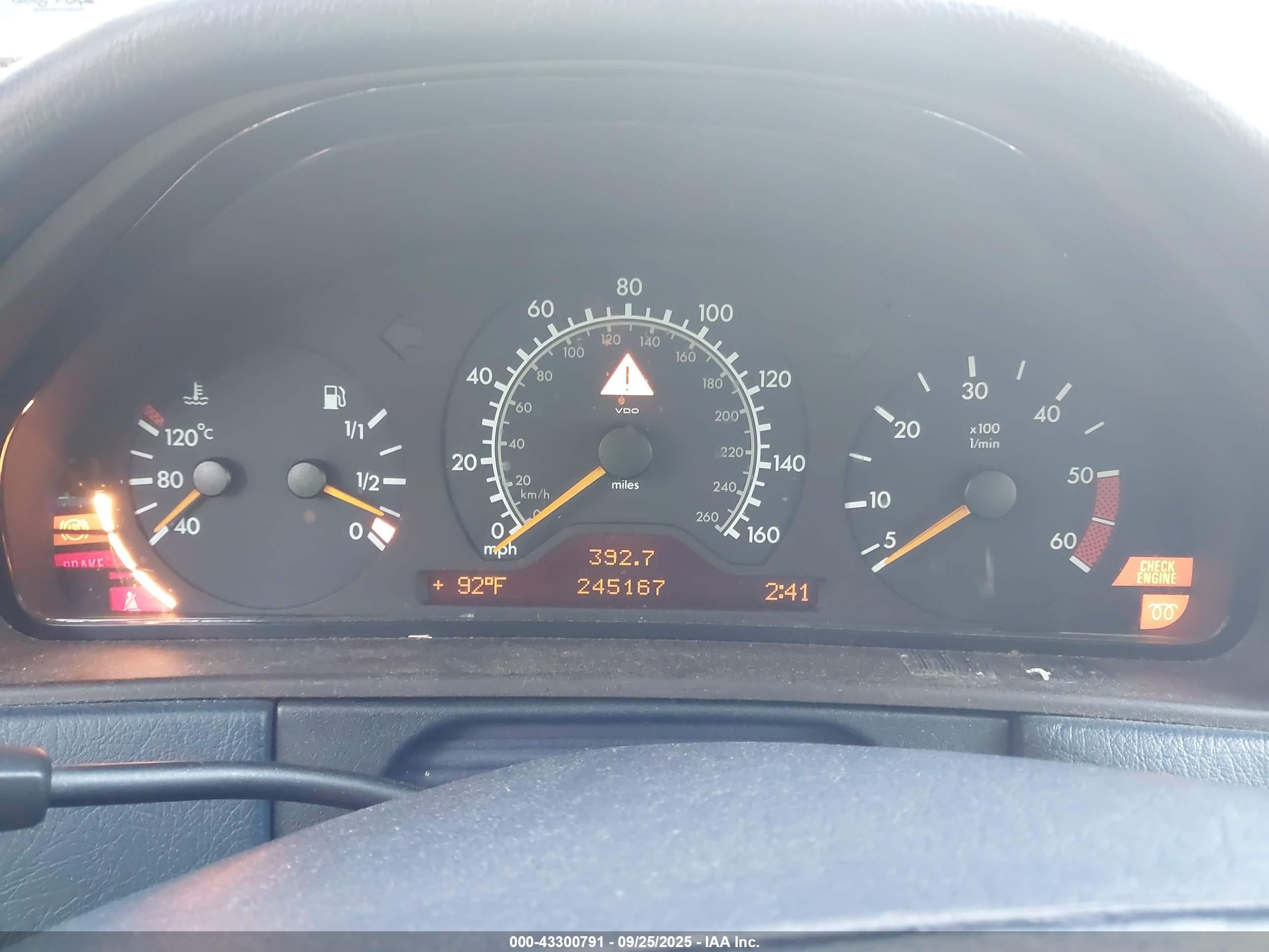 1998 Mercedes-benz E 300 Diesel   Silver vin: WDBJF25F6WA566791
