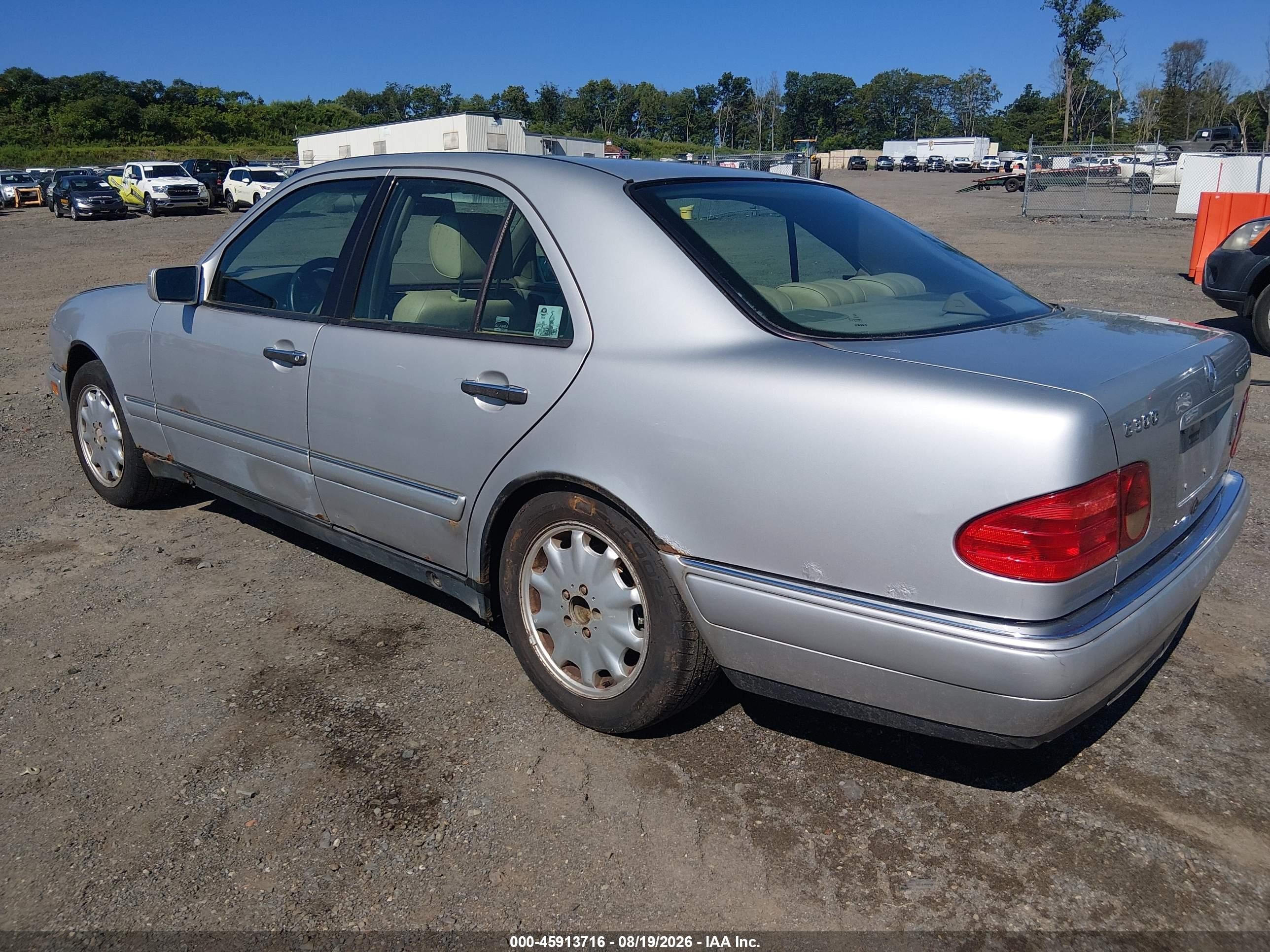 1998 Mercedes-benz E 300 Diesel Silver vin: WDBJF25F7WA542063