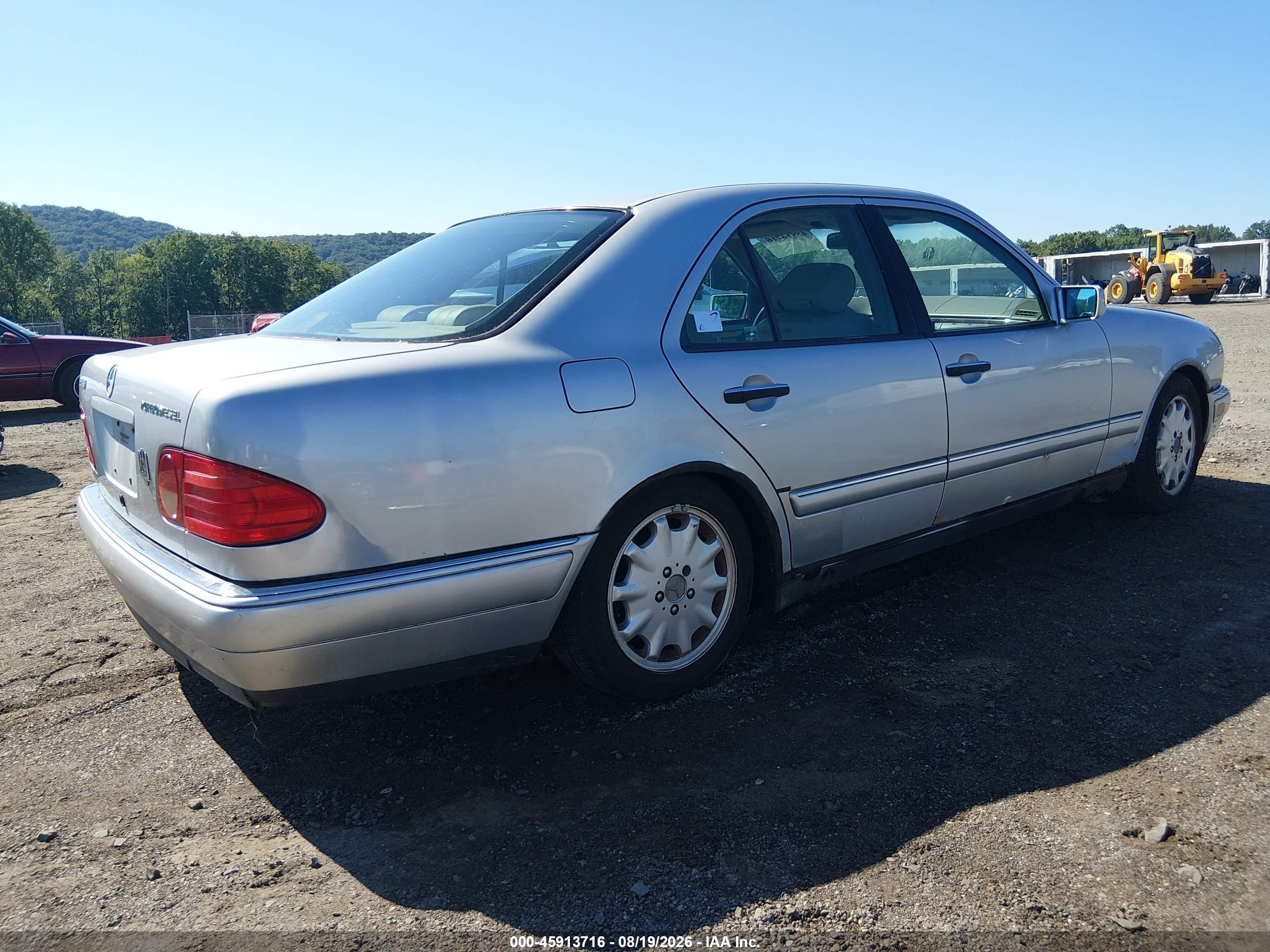 1998 Mercedes-benz E 300 Diesel Silver vin: WDBJF25F7WA542063