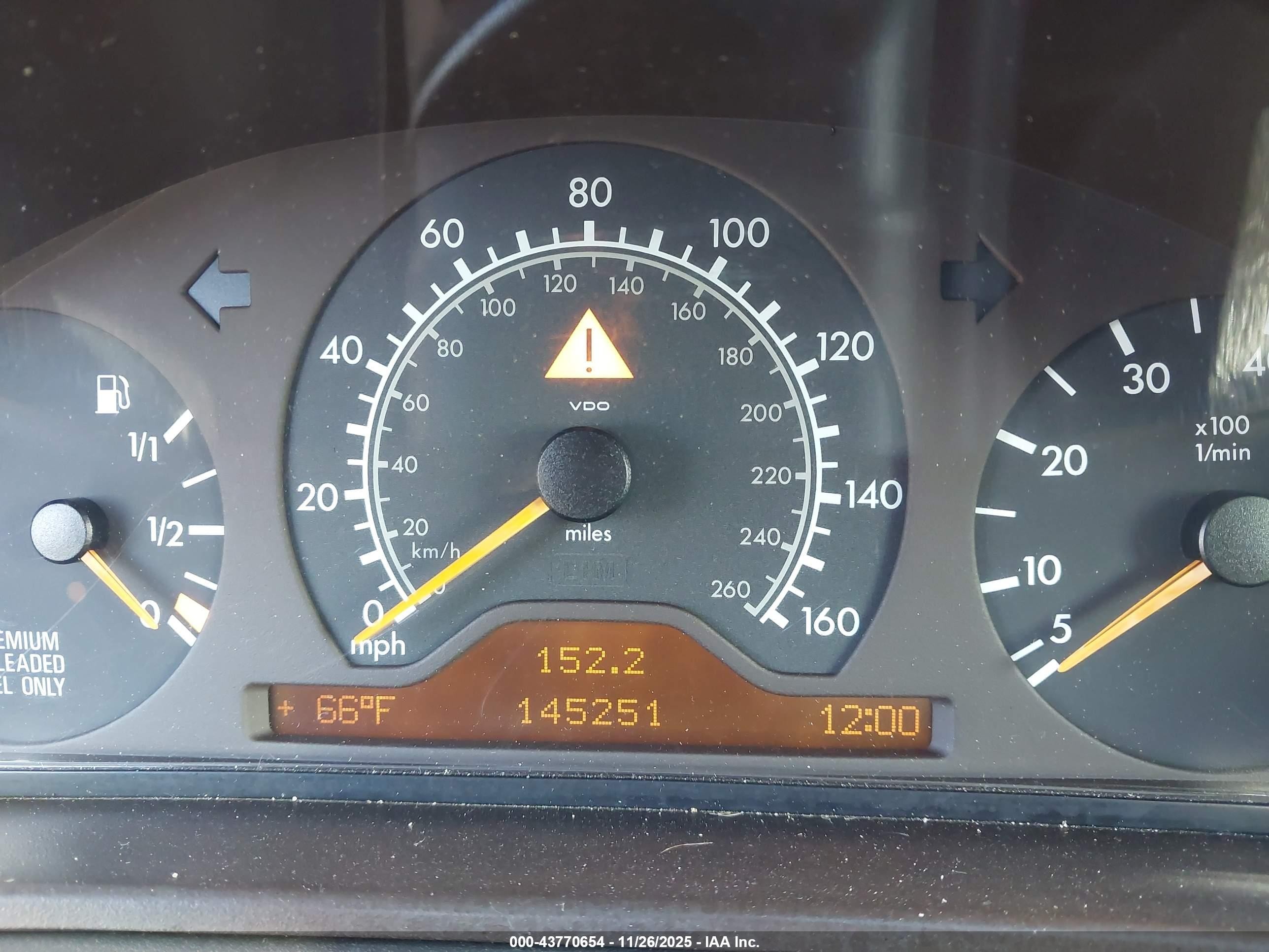 1998 Mercedes-benz E 300 Diesel   Black vin: WDBJF25F8WA566890