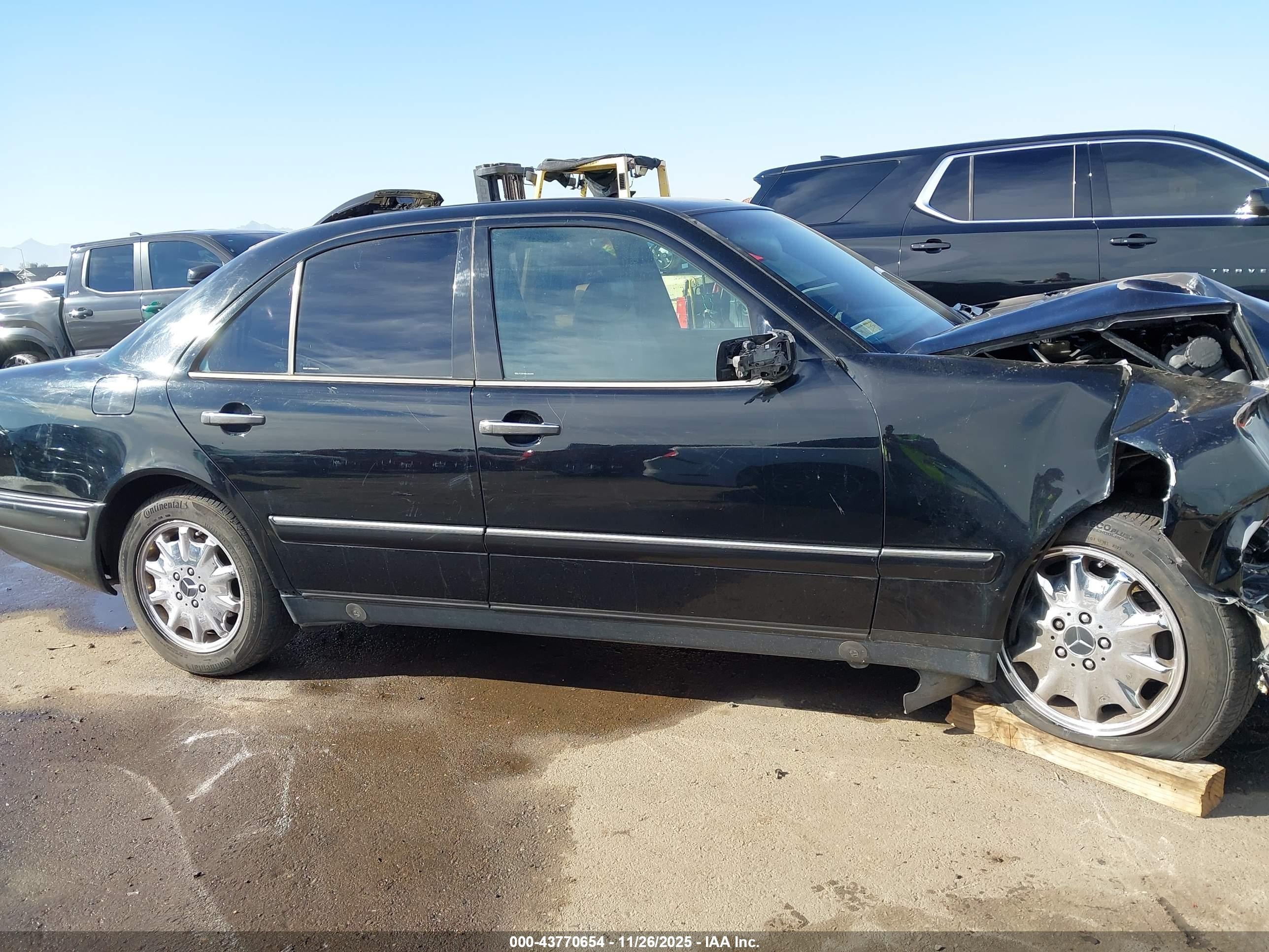 1998 Mercedes-benz E 300 Diesel   Black vin: WDBJF25F8WA566890