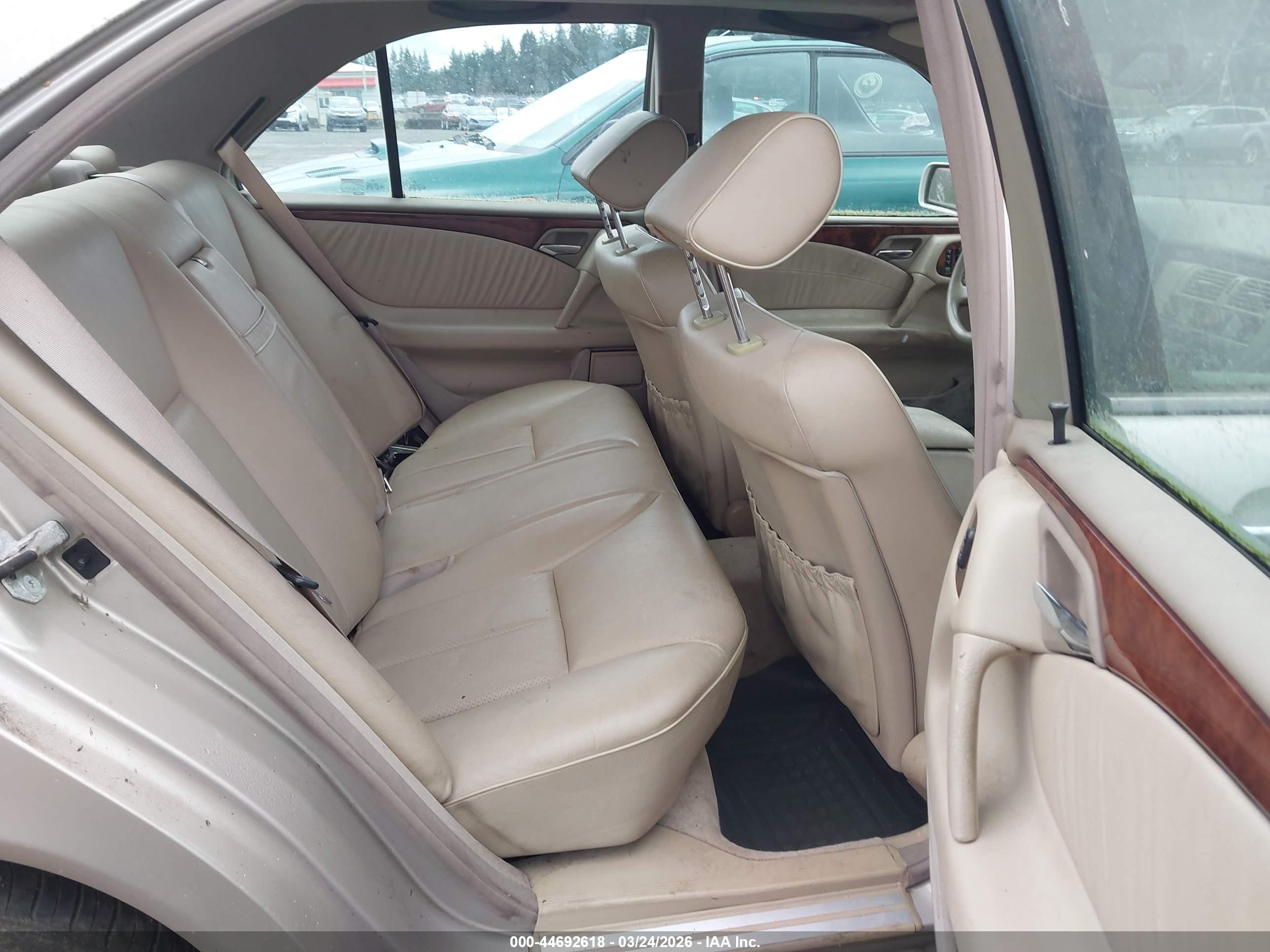 1998 Mercedes-benz E 300 Diesel   Beige vin: WDBJF25FXWA655182