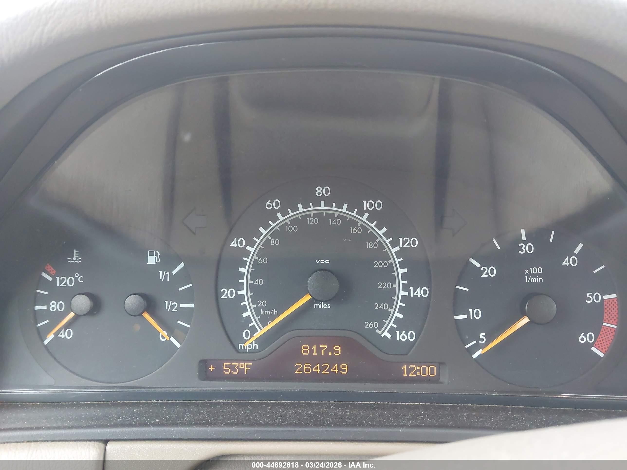 1998 Mercedes-benz E 300 Diesel   Beige vin: WDBJF25FXWA655182