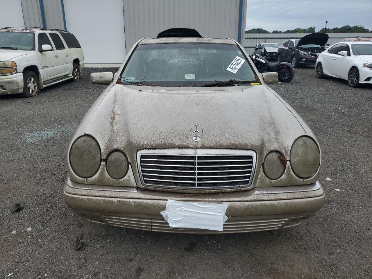 1999 Mercedes-benz E 300td Beige vin: WDBJF25H0XA941545