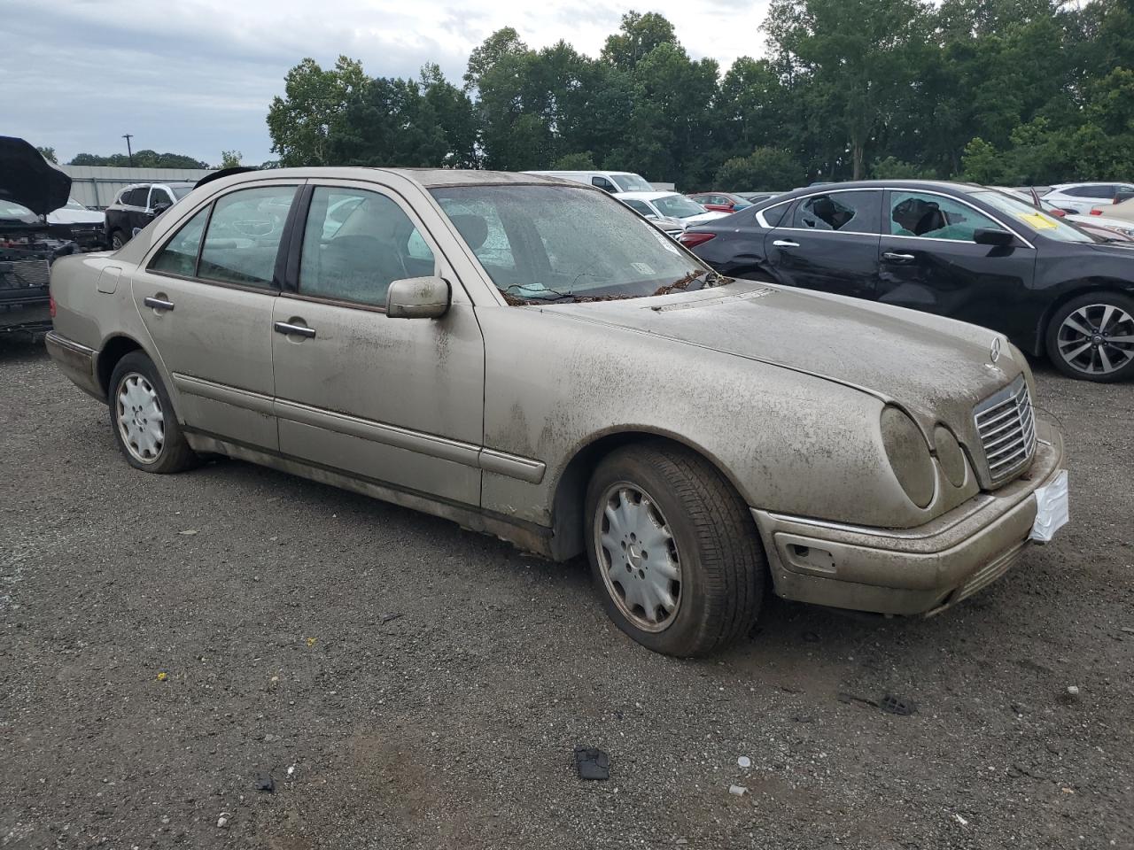 1999 Mercedes-benz E 300td Beige vin: WDBJF25H0XA941545