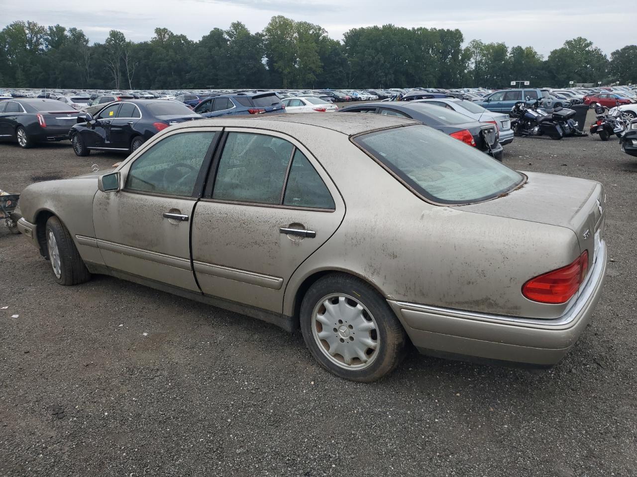 1999 Mercedes-benz E 300td Beige vin: WDBJF25H0XA941545