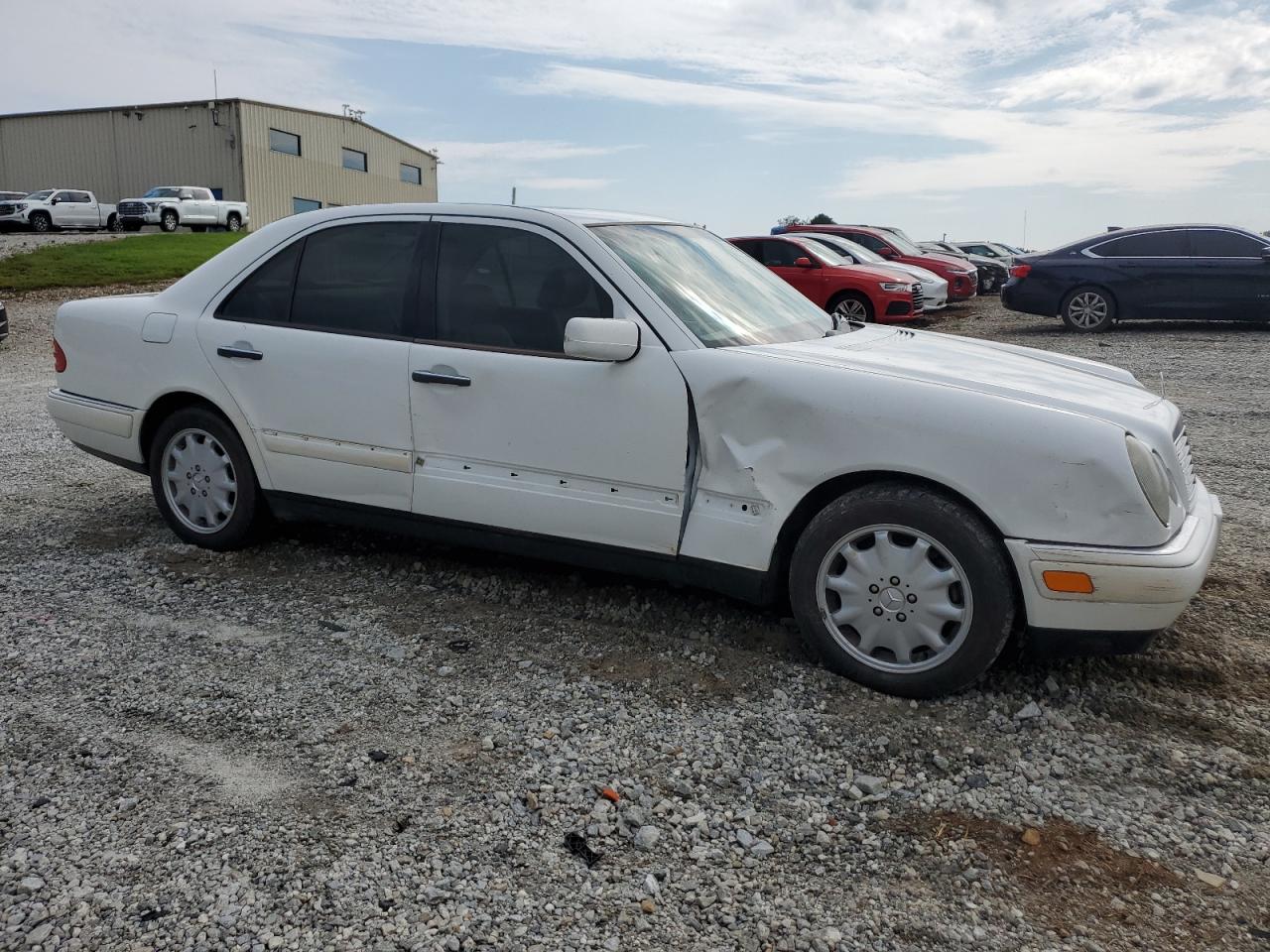 1999 Mercedes-benz E 300td White vin: WDBJF25H1XA921854