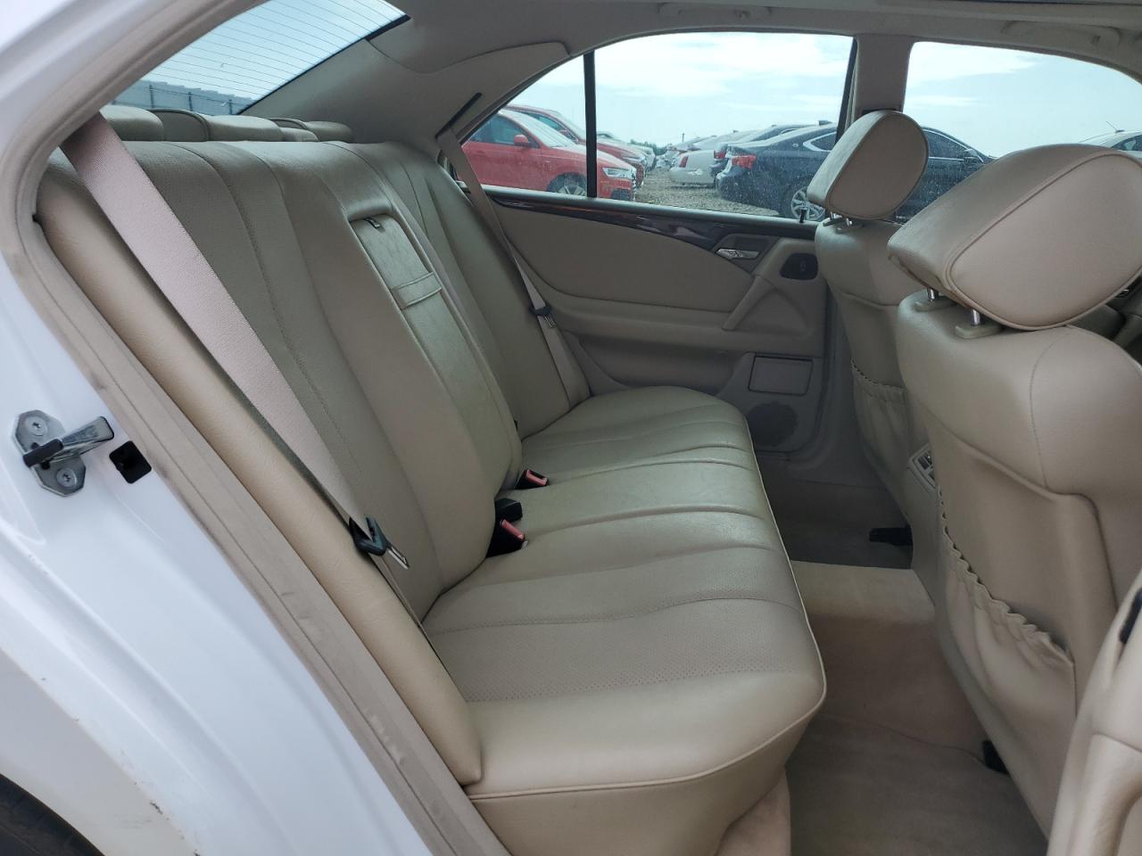 1999 Mercedes-benz E 300td White vin: WDBJF25H1XA921854