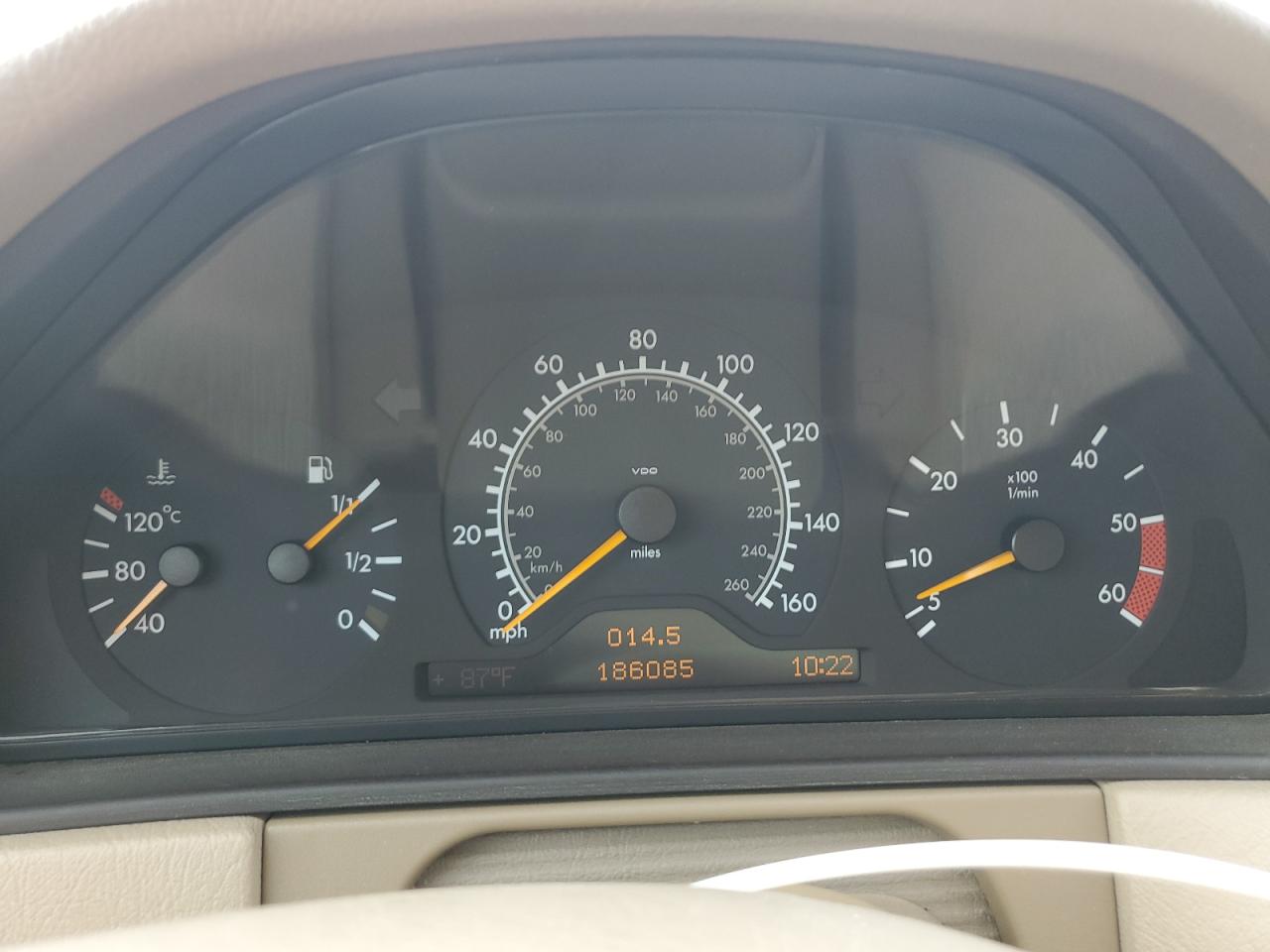 1999 Mercedes-benz E 300td White vin: WDBJF25H1XA921854