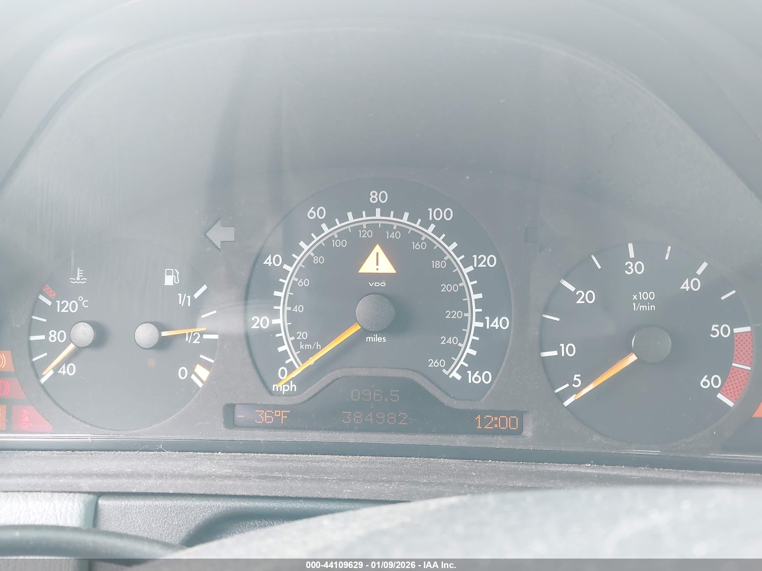 1999 Mercedes-benz E 300 Diesel   Silver vin: WDBJF25H1XA923362