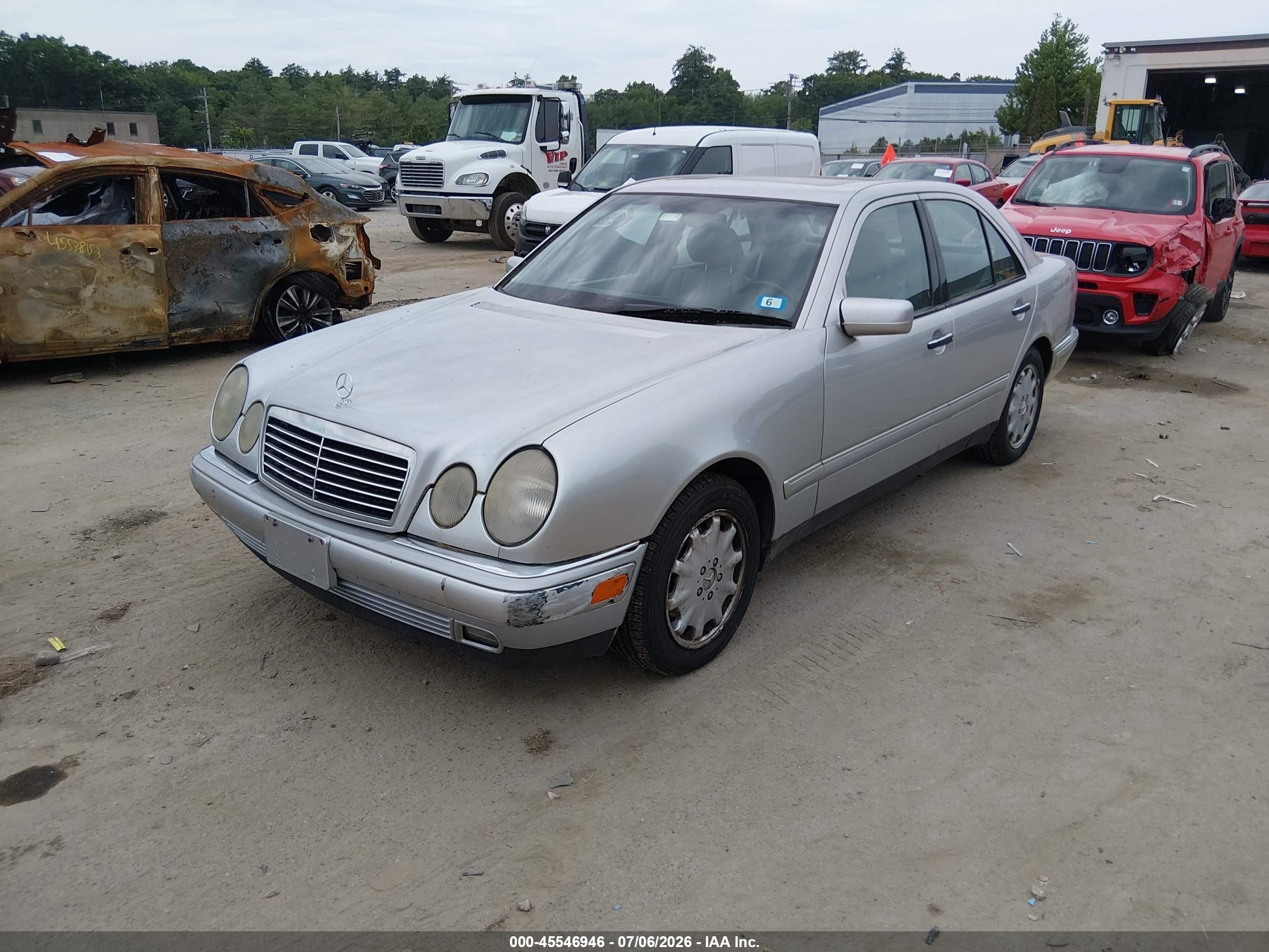 1999 Mercedes-benz E 300 Diesel   Silver vin: WDBJF25H1XA934118