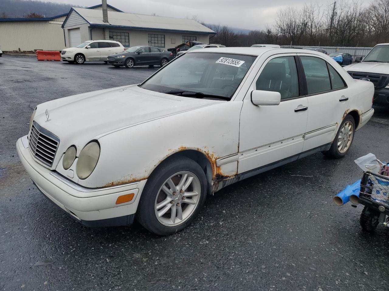 1999 Mercedes-benz E 300td White vin: WDBJF25H1XA934149