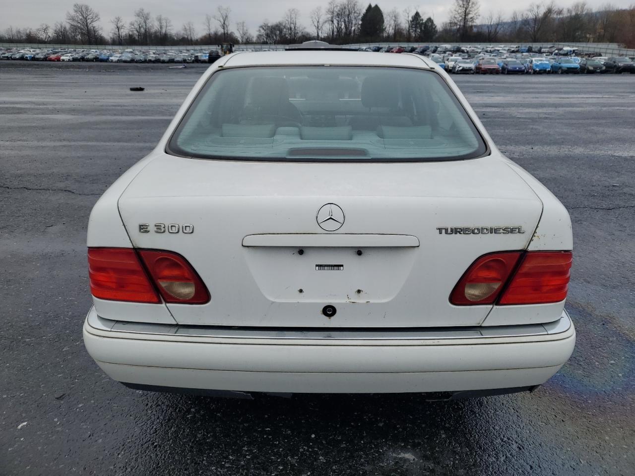 1999 Mercedes-benz E 300td White vin: WDBJF25H1XA934149
