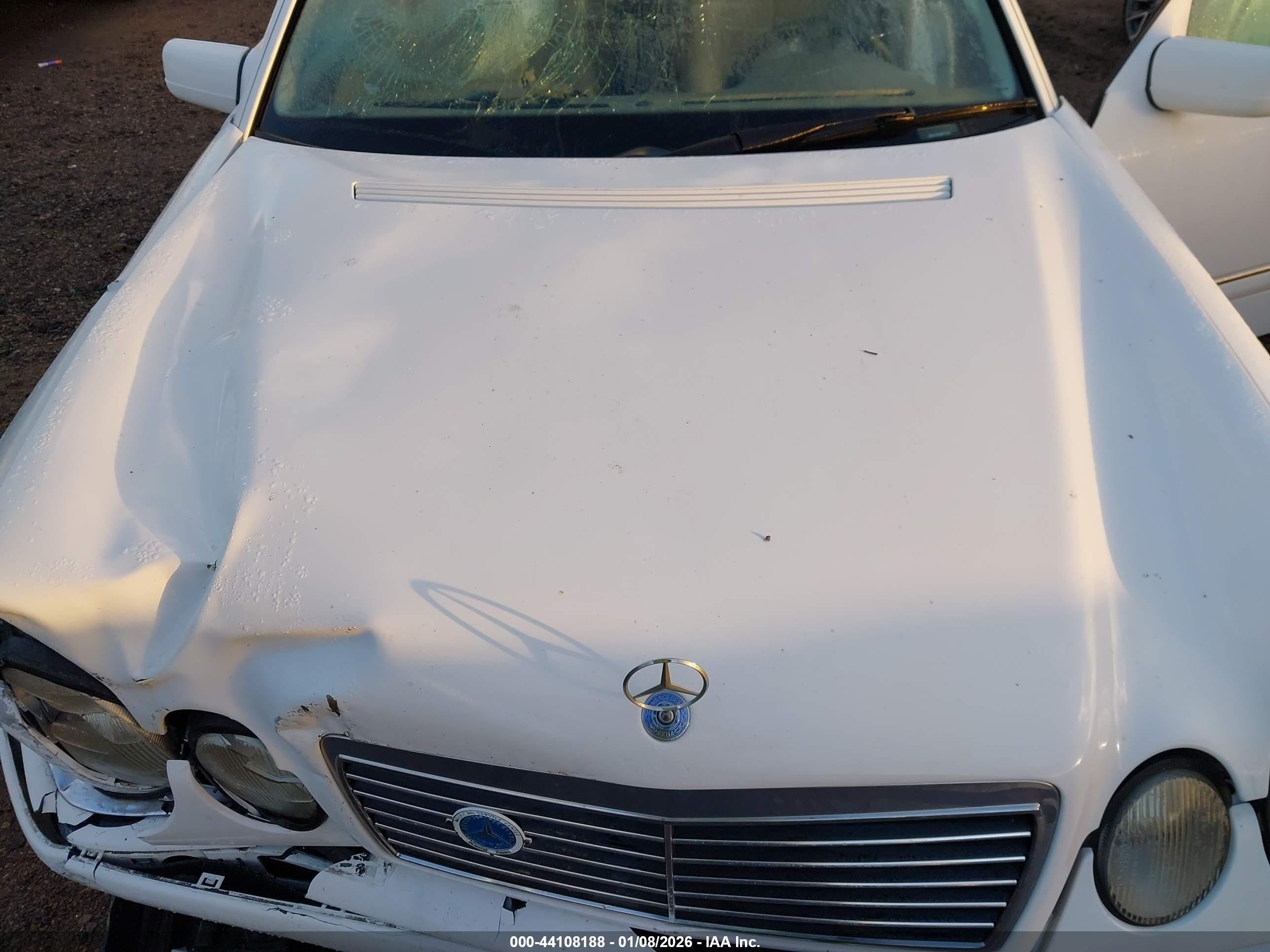 1999 Mercedes-benz E 300 Diesel   White vin: WDBJF25H2XA901094