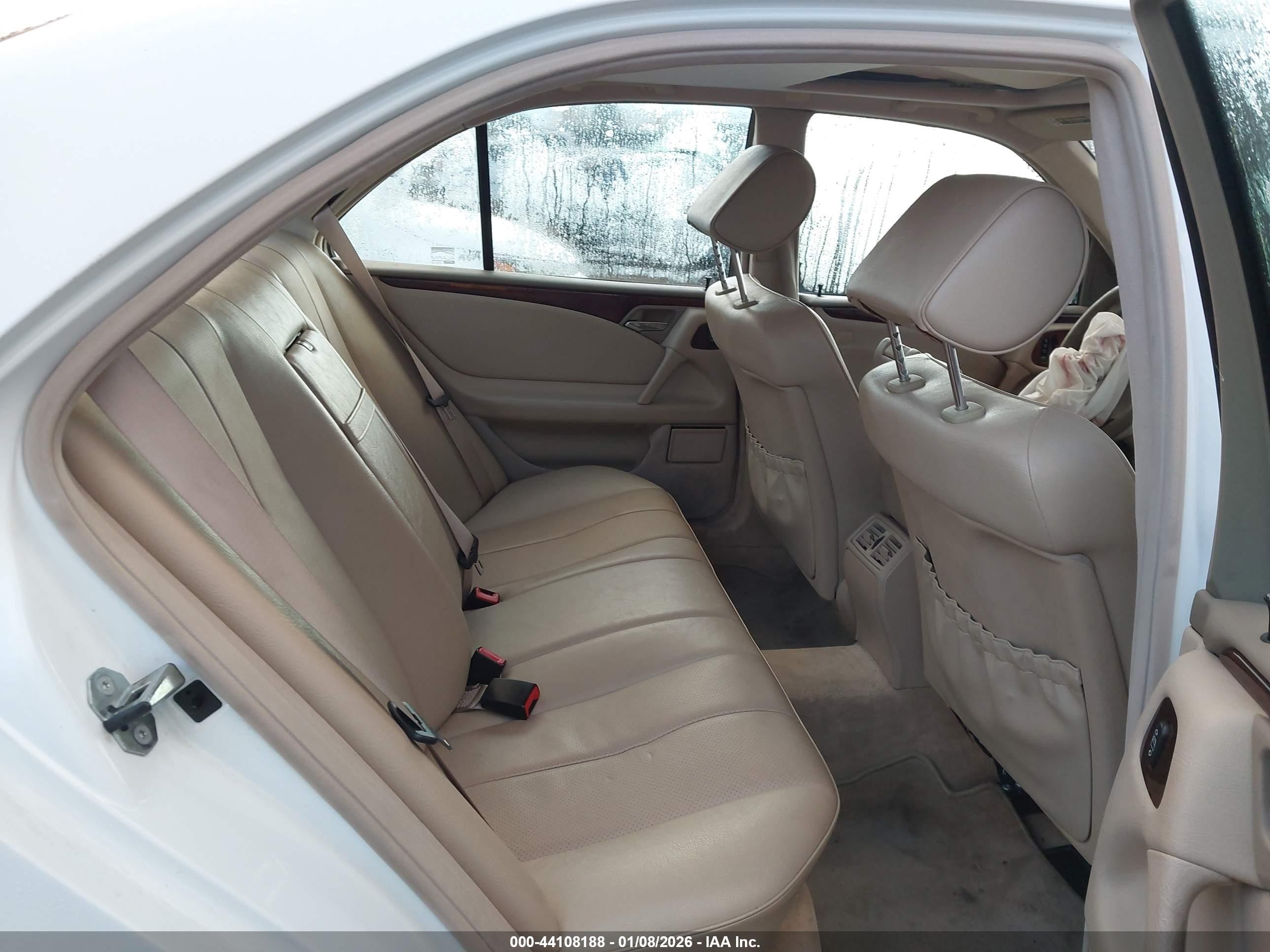 1999 Mercedes-benz E 300 Diesel   White vin: WDBJF25H2XA901094
