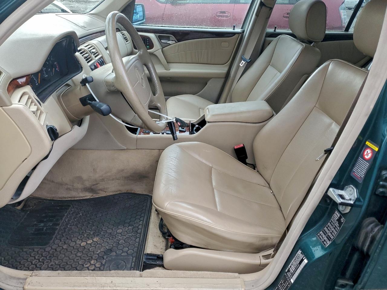 1999 Mercedes-benz E 300td Зеленый vin: WDBJF25H2XA939568
