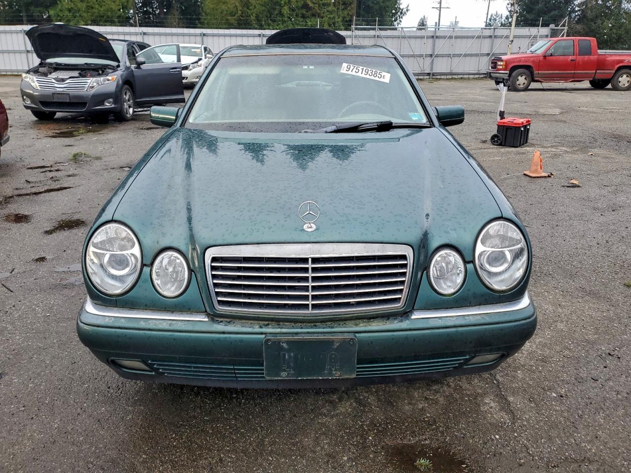 1999 Mercedes-benz E 300td Зеленый vin: WDBJF25H2XA939568
