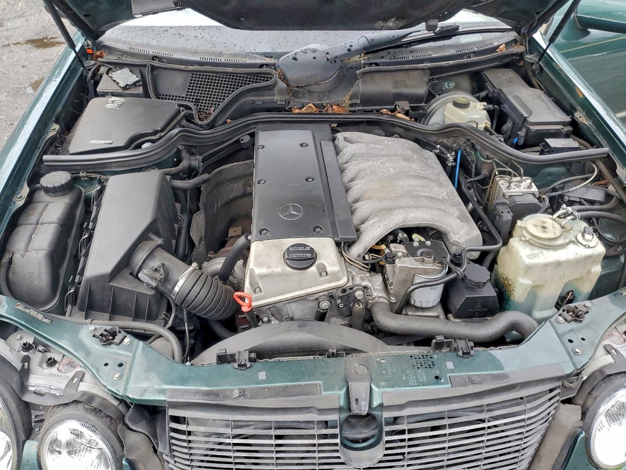 1999 Mercedes-benz E 300td Зеленый vin: WDBJF25H2XA939568