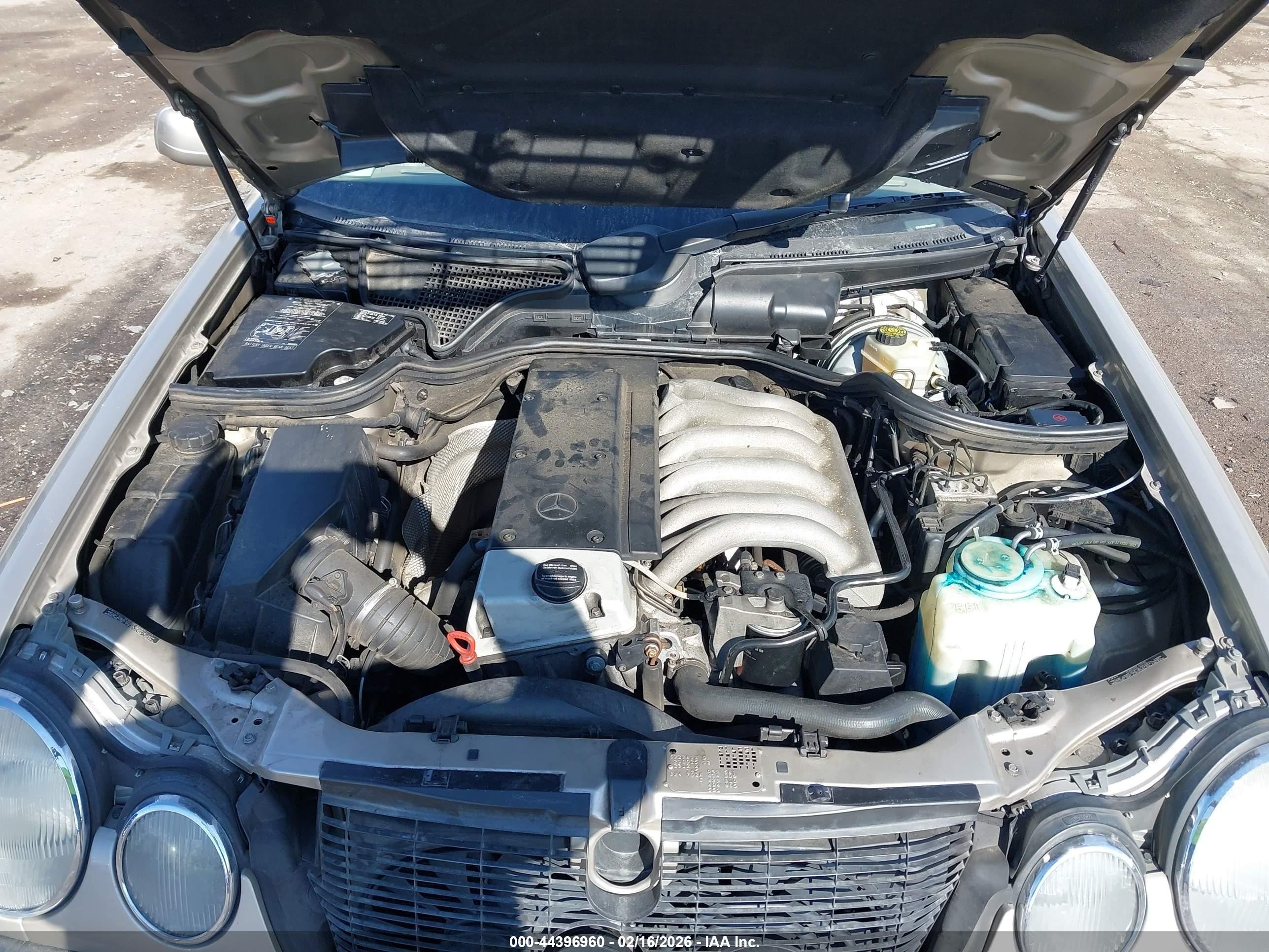 1999 Mercedes-benz E 300 Diesel   Beige vin: WDBJF25H4XA840587