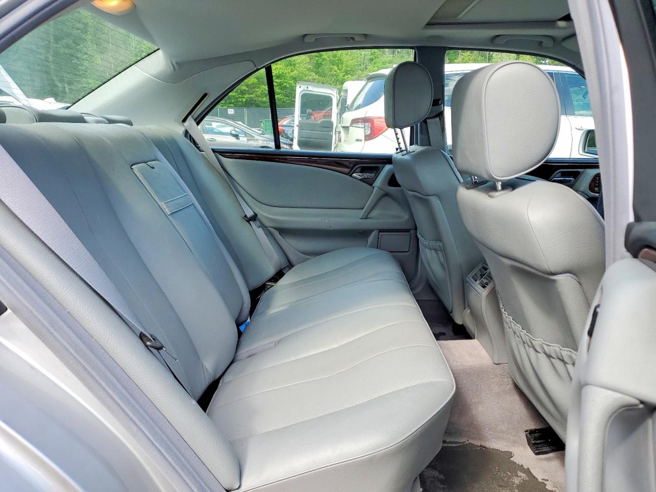 1999 Mercedes-benz E 300td Silver vin: WDBJF25H5XA904152