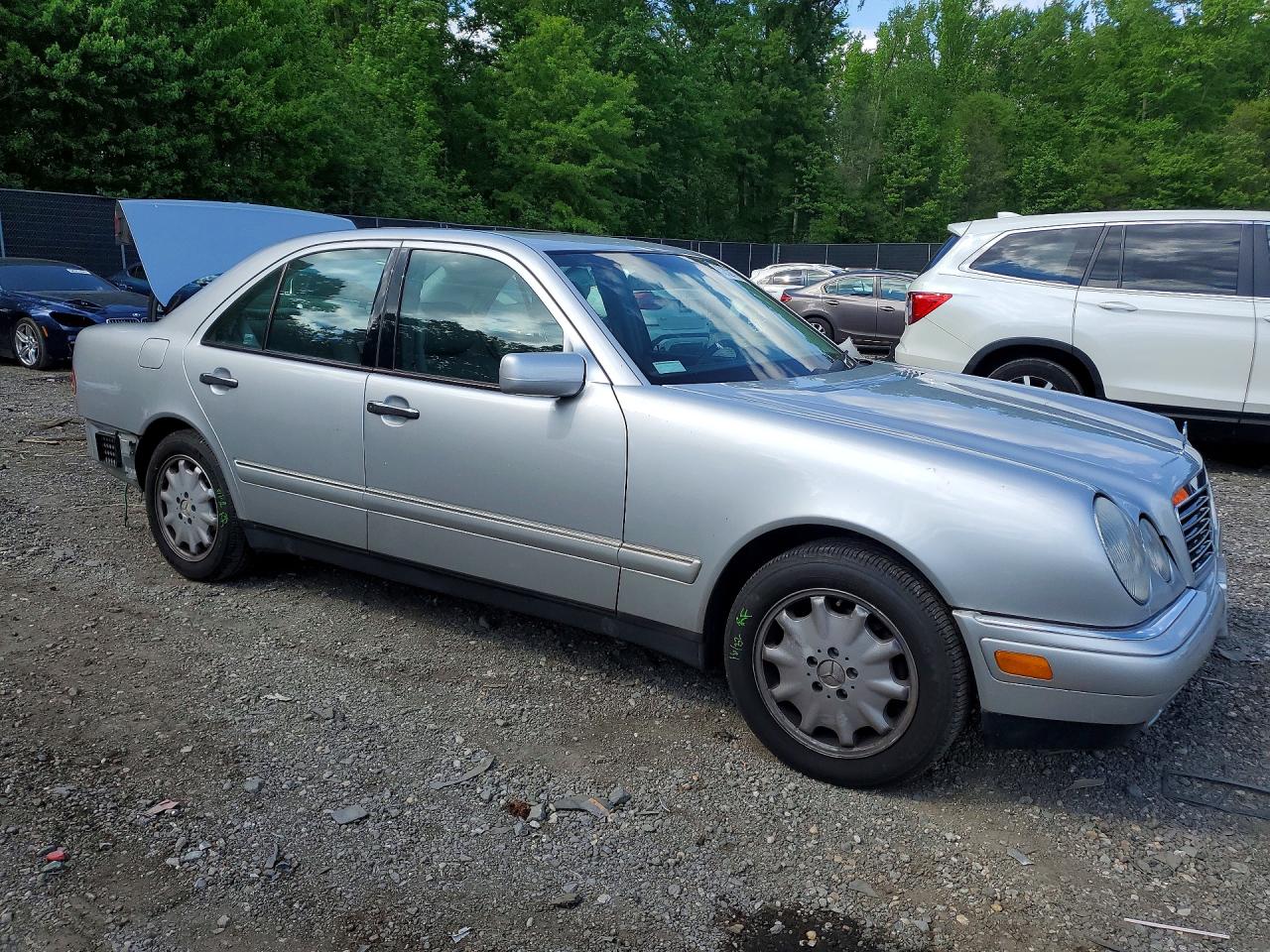 1999 Mercedes-benz E 300td Silver vin: WDBJF25H5XA904152