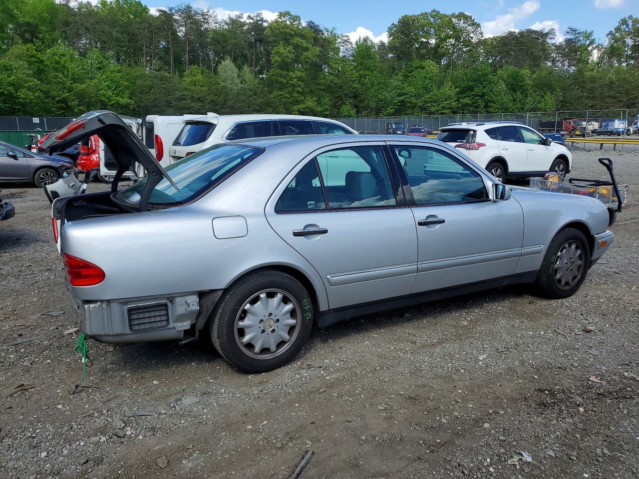 1999 Mercedes-benz E 300td Silver vin: WDBJF25H5XA904152