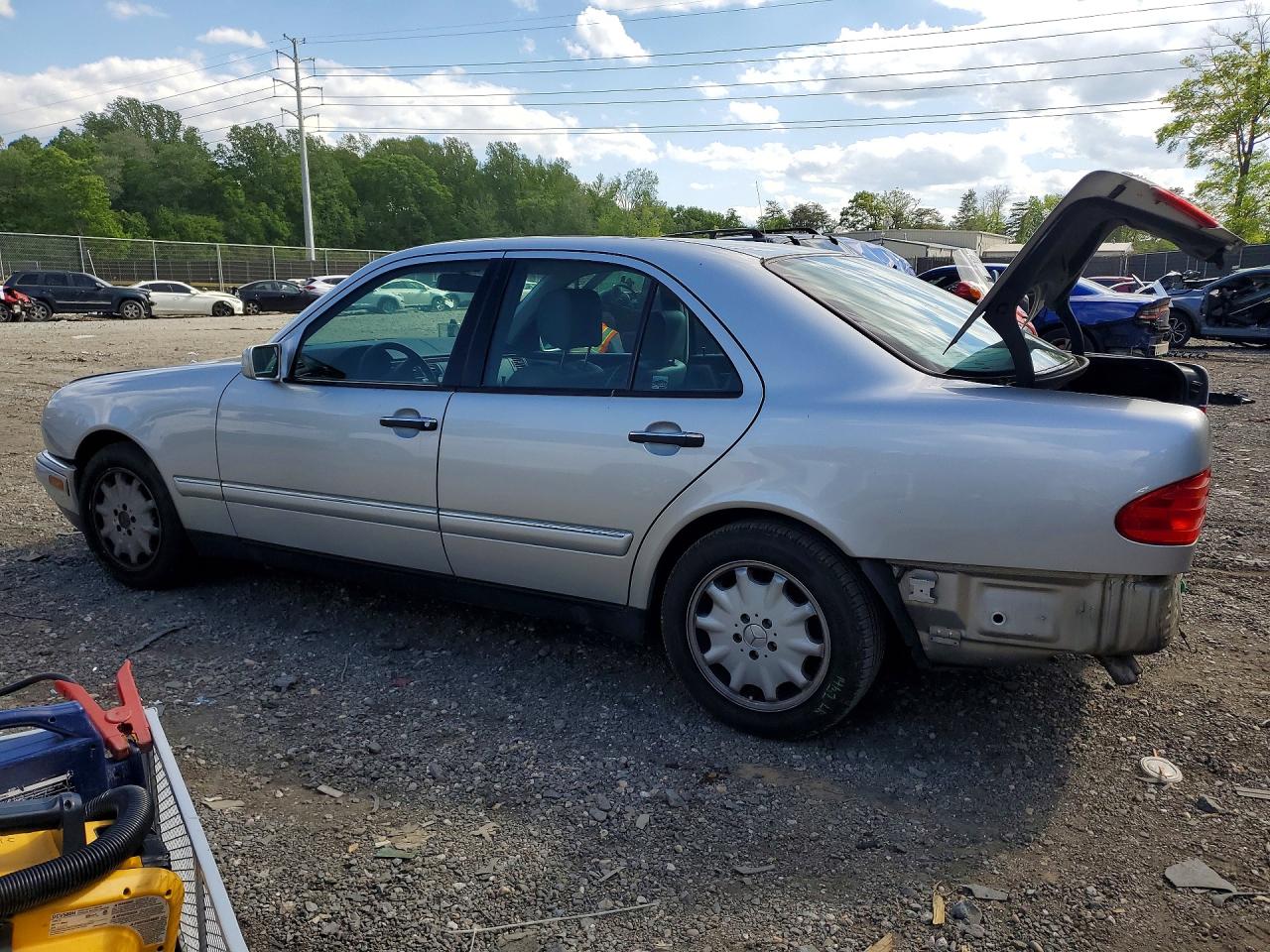1999 Mercedes-benz E 300td Silver vin: WDBJF25H5XA904152