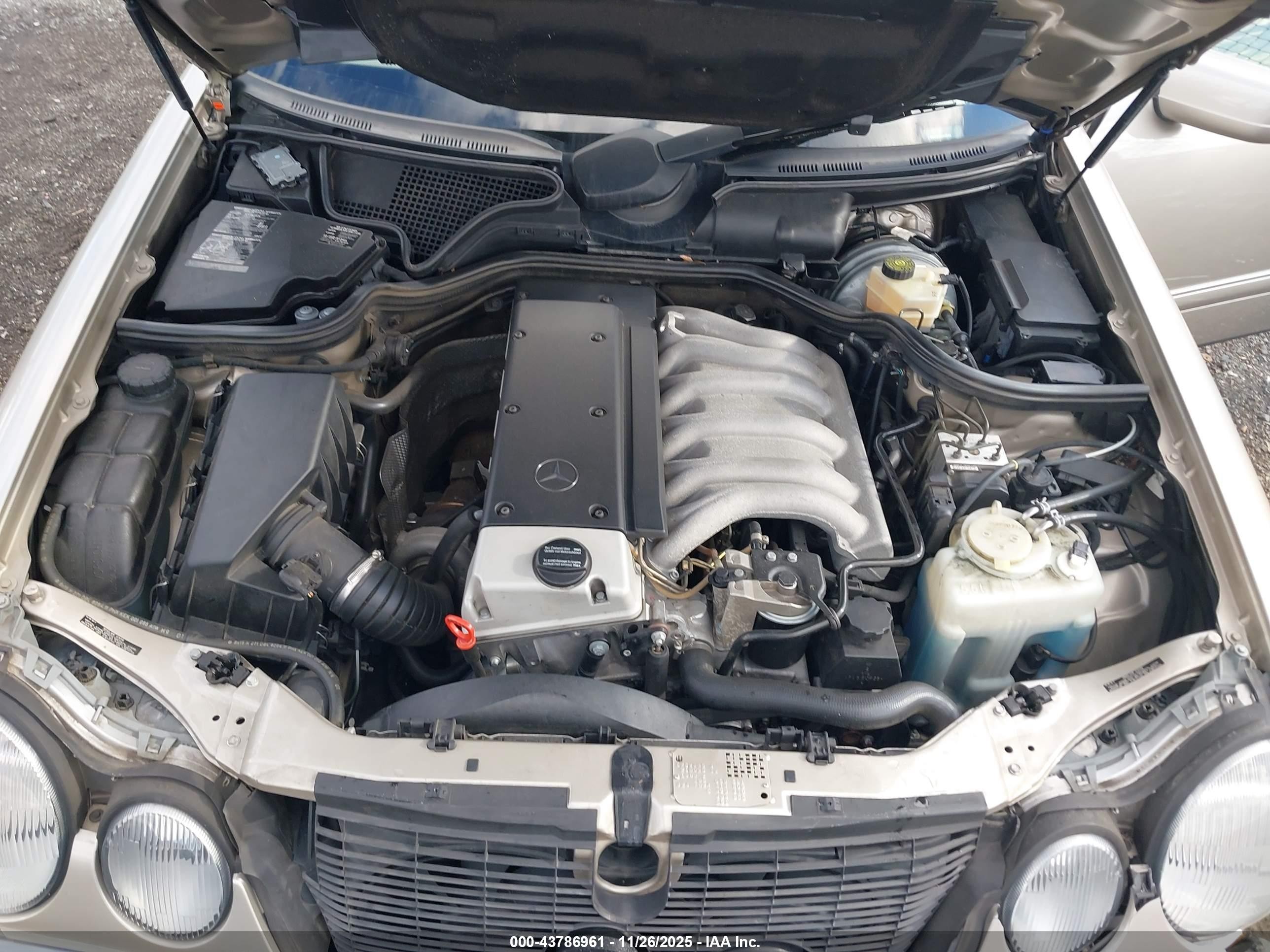 1999 Mercedes-benz E 300 Diesel   Beige vin: WDBJF25H6XA883568