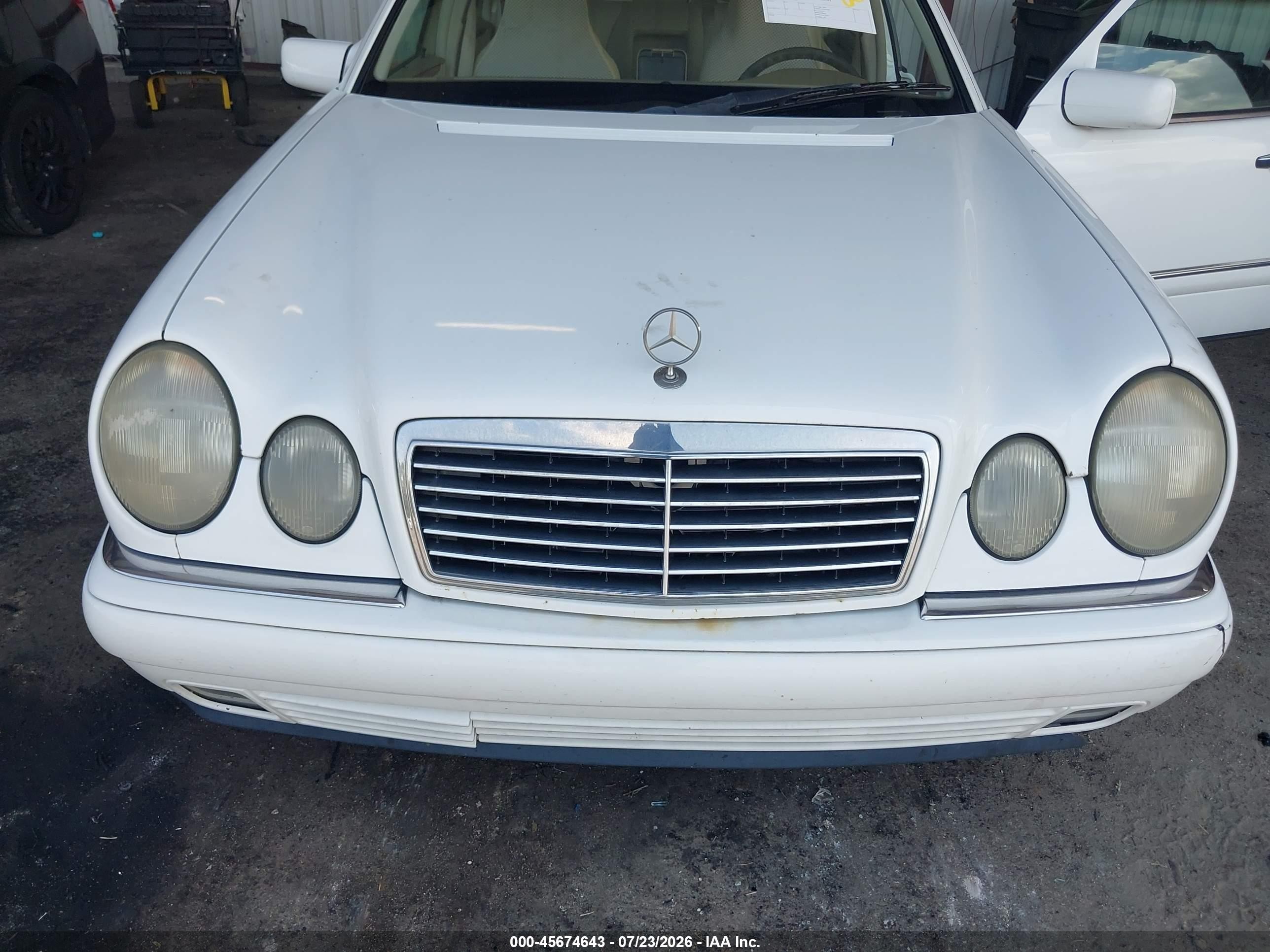 1999 Mercedes-benz E 300 Diesel   White vin: WDBJF25H8XA771242
