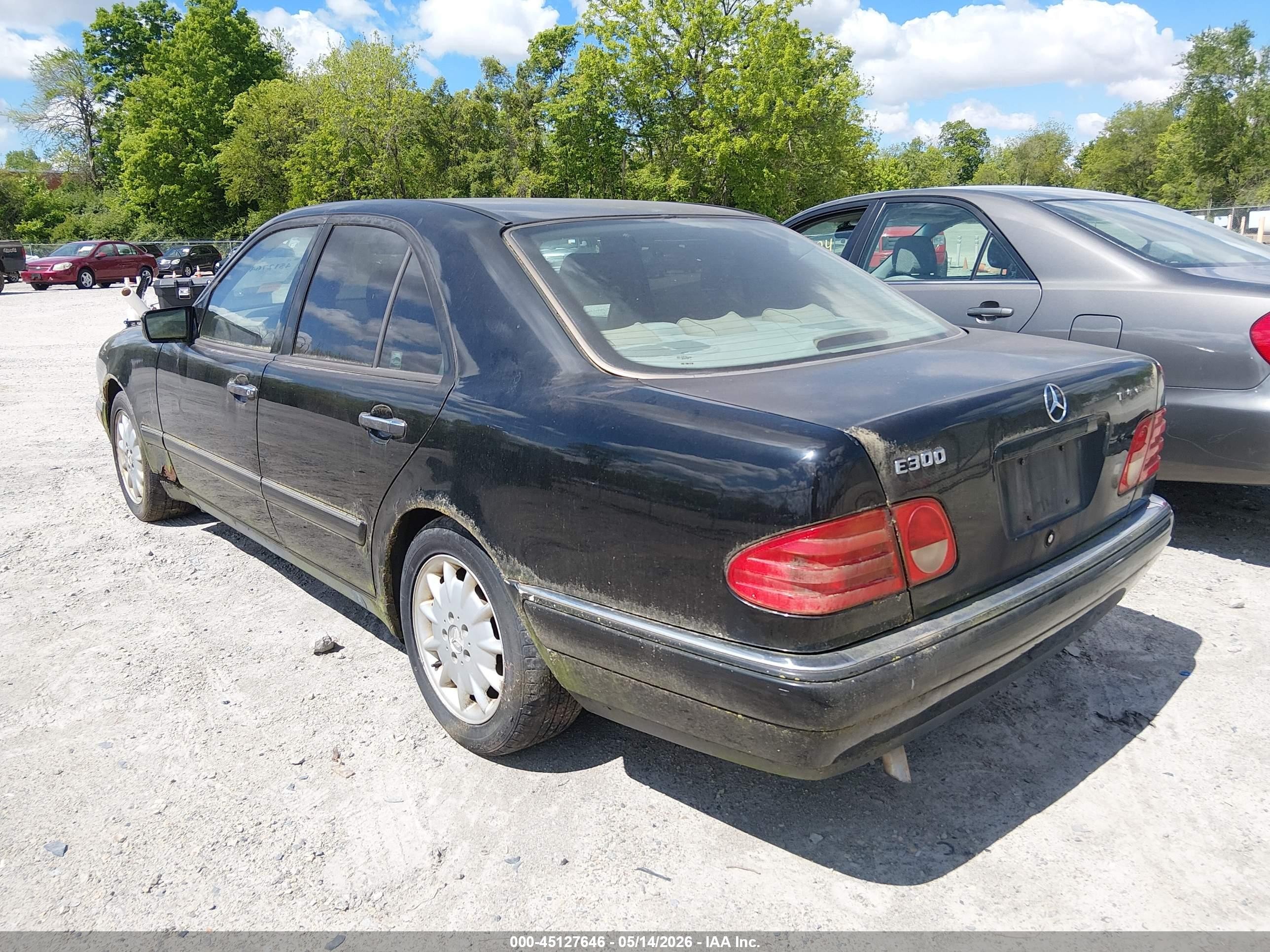 1999 Mercedes-benz E 300 Diesel   Black vin: WDBJF25H8XA913301