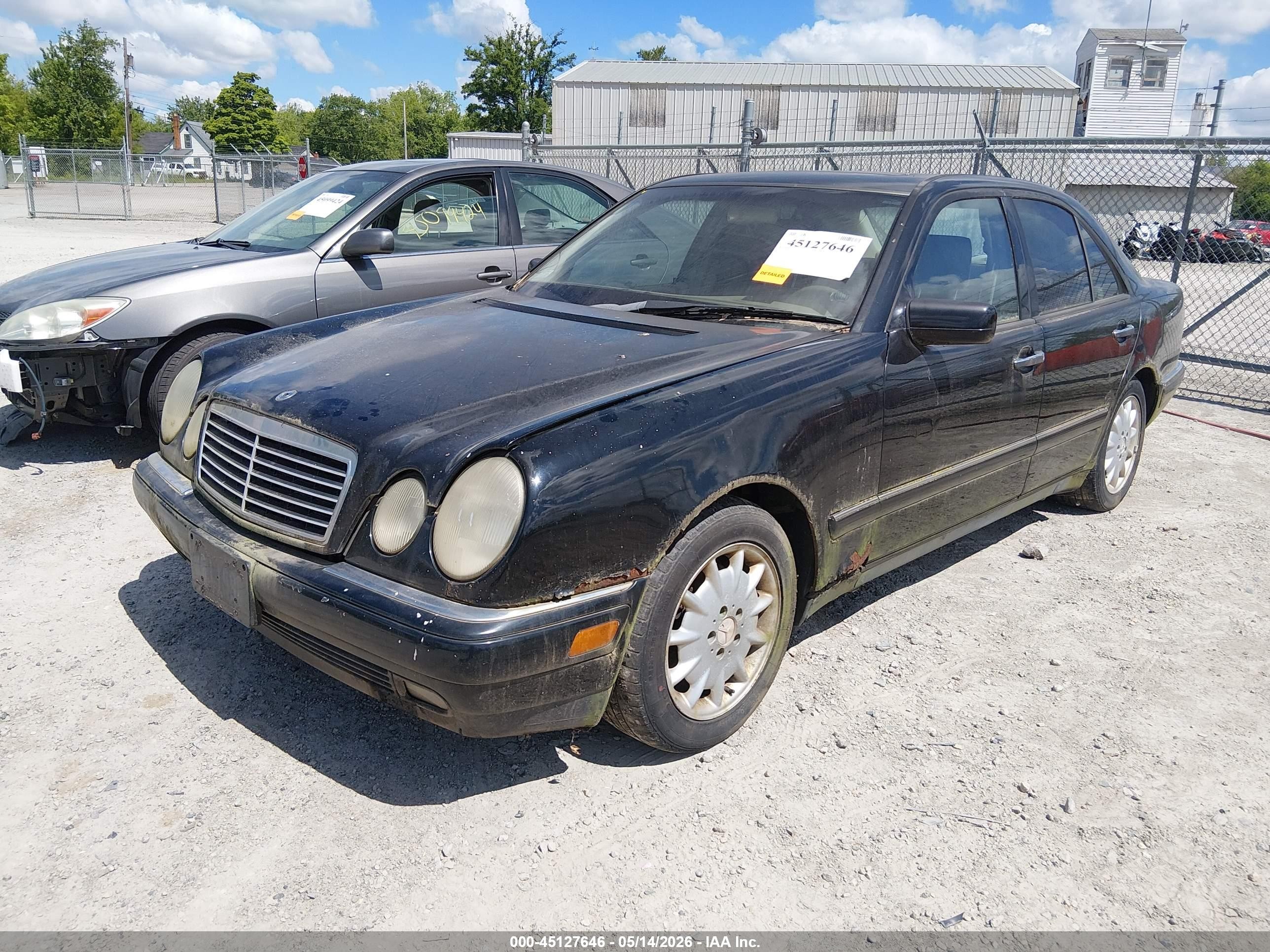 1999 Mercedes-benz E 300 Diesel   Black vin: WDBJF25H8XA913301