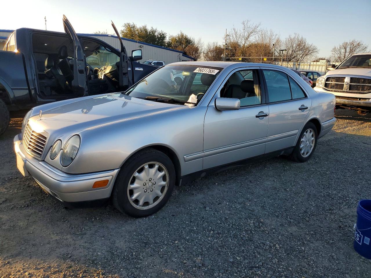 1999 Mercedes-benz E 300td Серебряный vin: WDBJF25H9XA815703