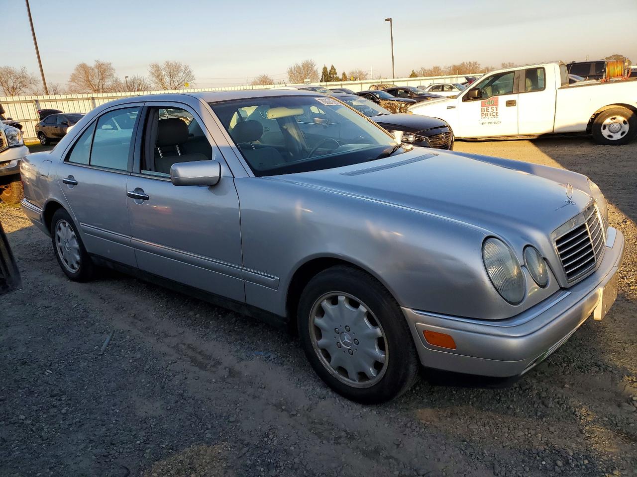 1999 Mercedes-benz E 300td Серебряный vin: WDBJF25H9XA815703